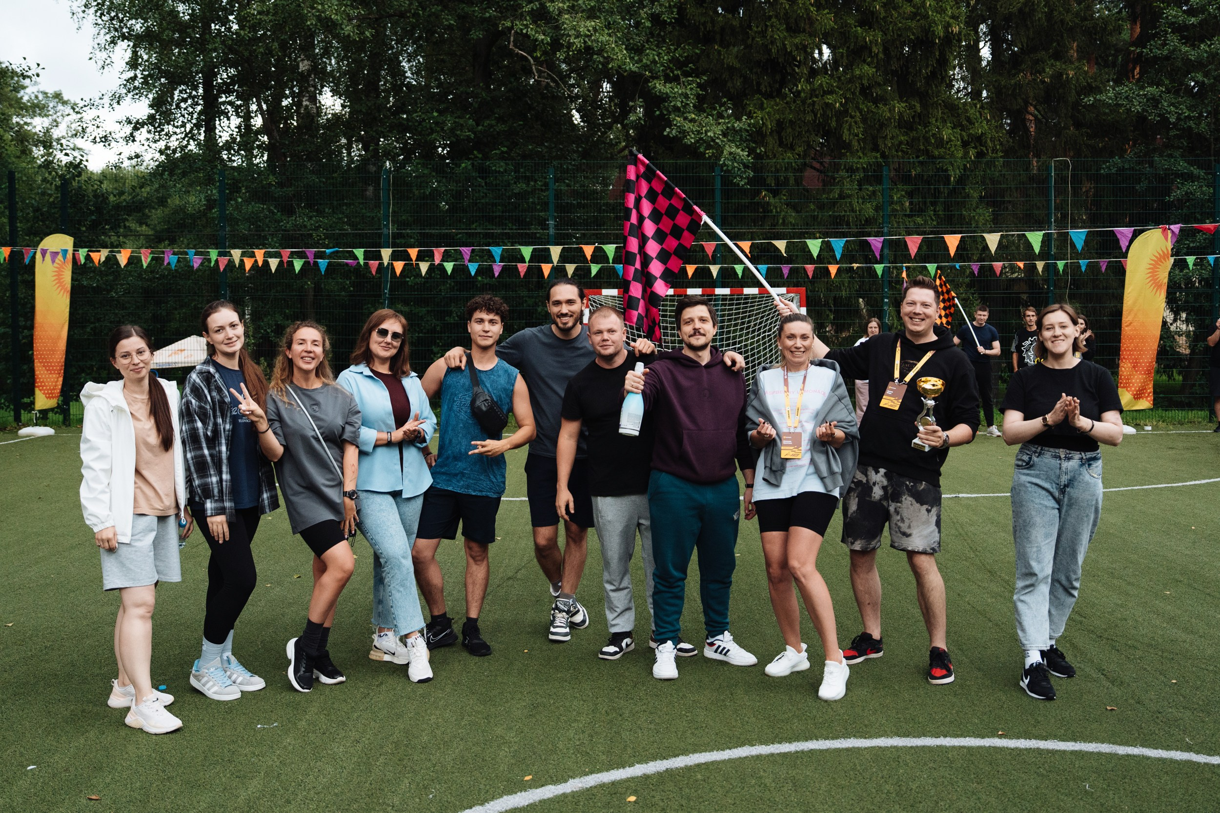 Summer corporate. Рекламный фотограф Москва — рекламная и бренд-съёмка | Polyakov