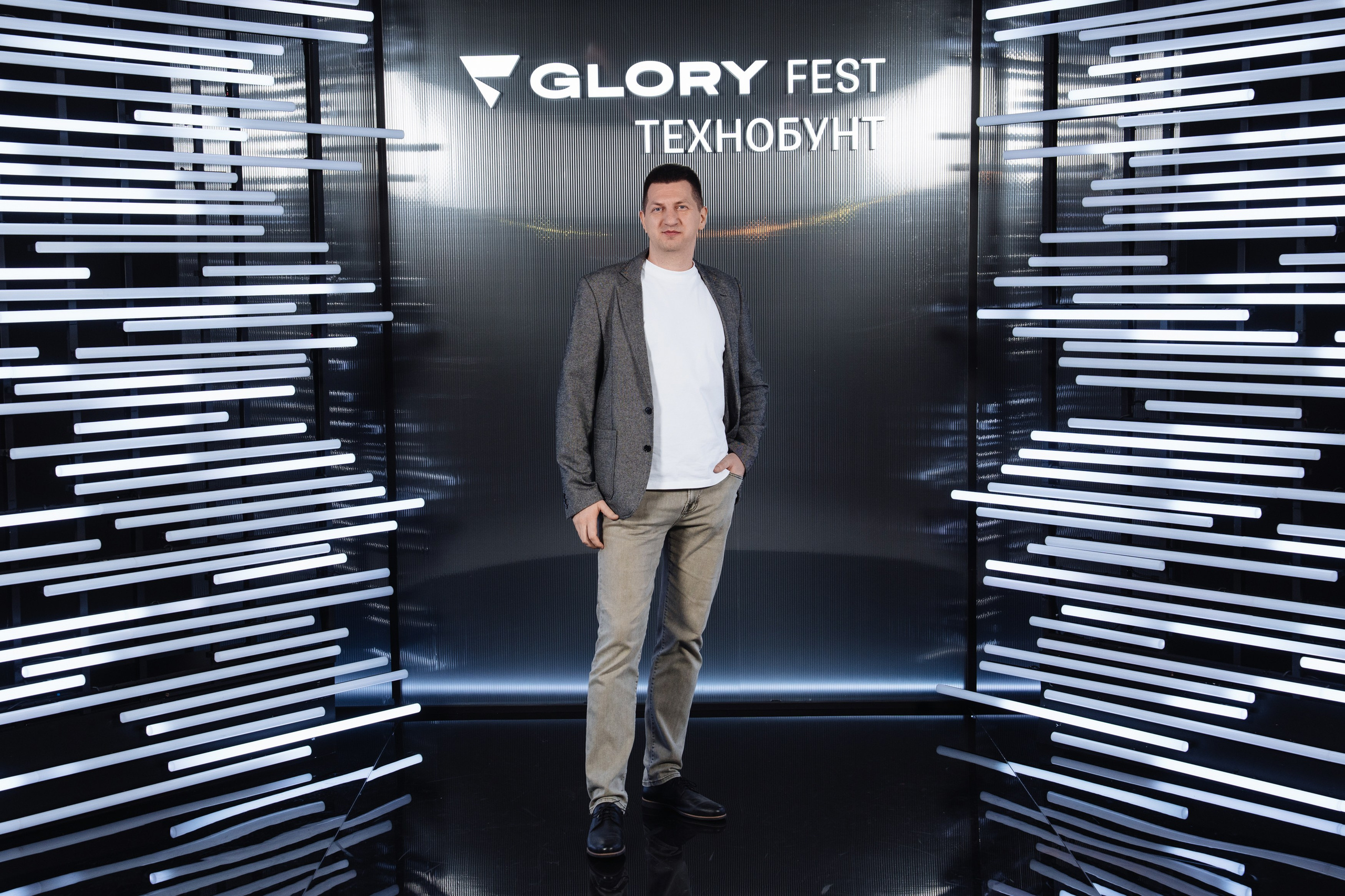 Glory 2025. Рекламный фотограф Москва — рекламная и бренд-съёмка | Polyakov