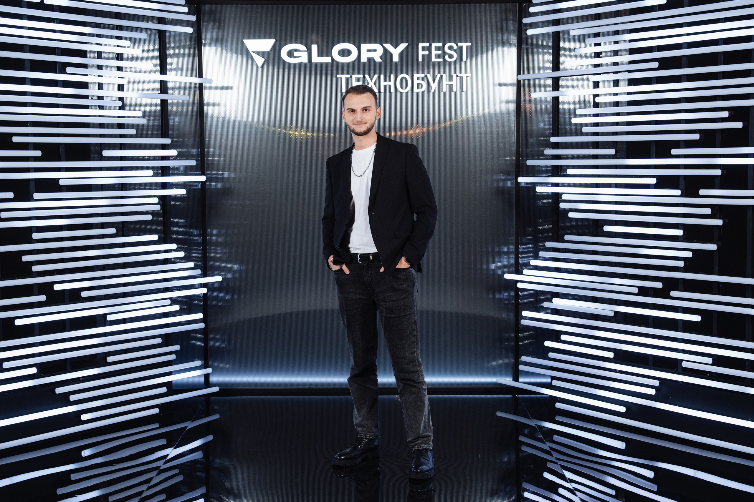 Glory 2025. Рекламный фотограф Москва — рекламная и бренд-съёмка | Polyakov