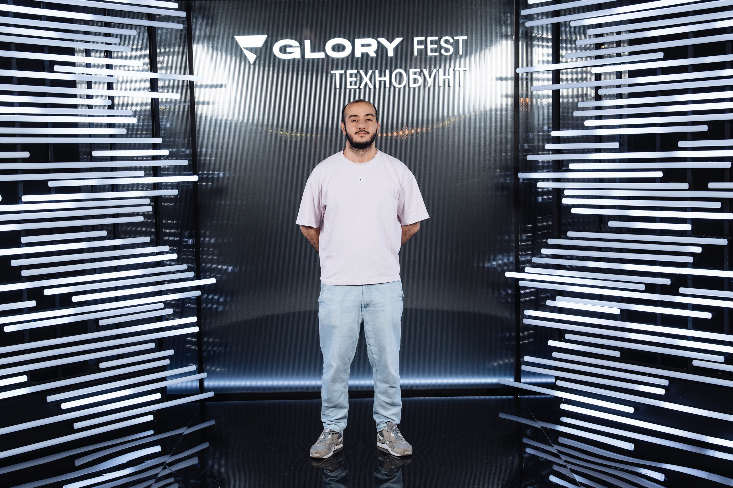 Glory 2025. Рекламный фотограф Москва — рекламная и бренд-съёмка | Polyakov
