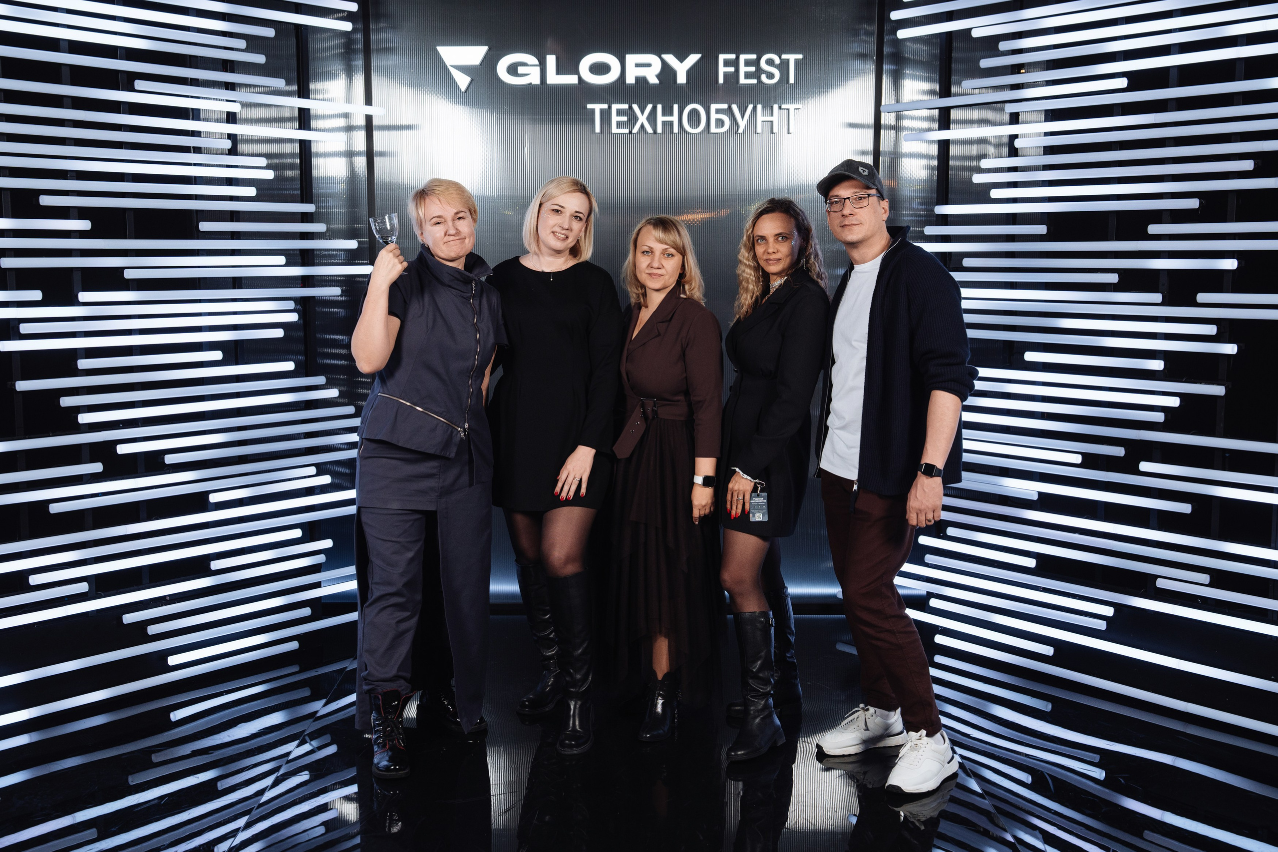 Glory 2025. Рекламный фотограф Москва — рекламная и бренд-съёмка | Polyakov