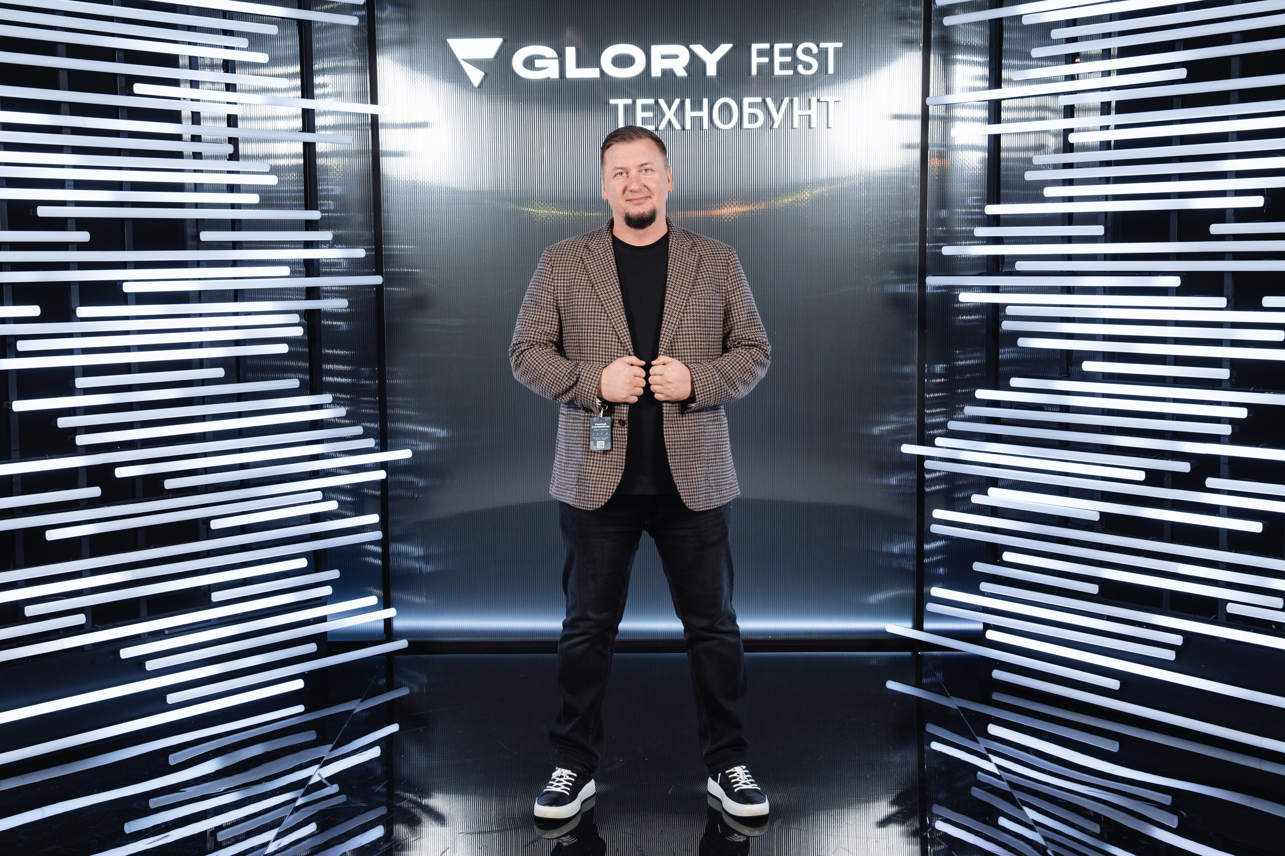 Glory 2025. Рекламный фотограф Москва — рекламная и бренд-съёмка | Polyakov