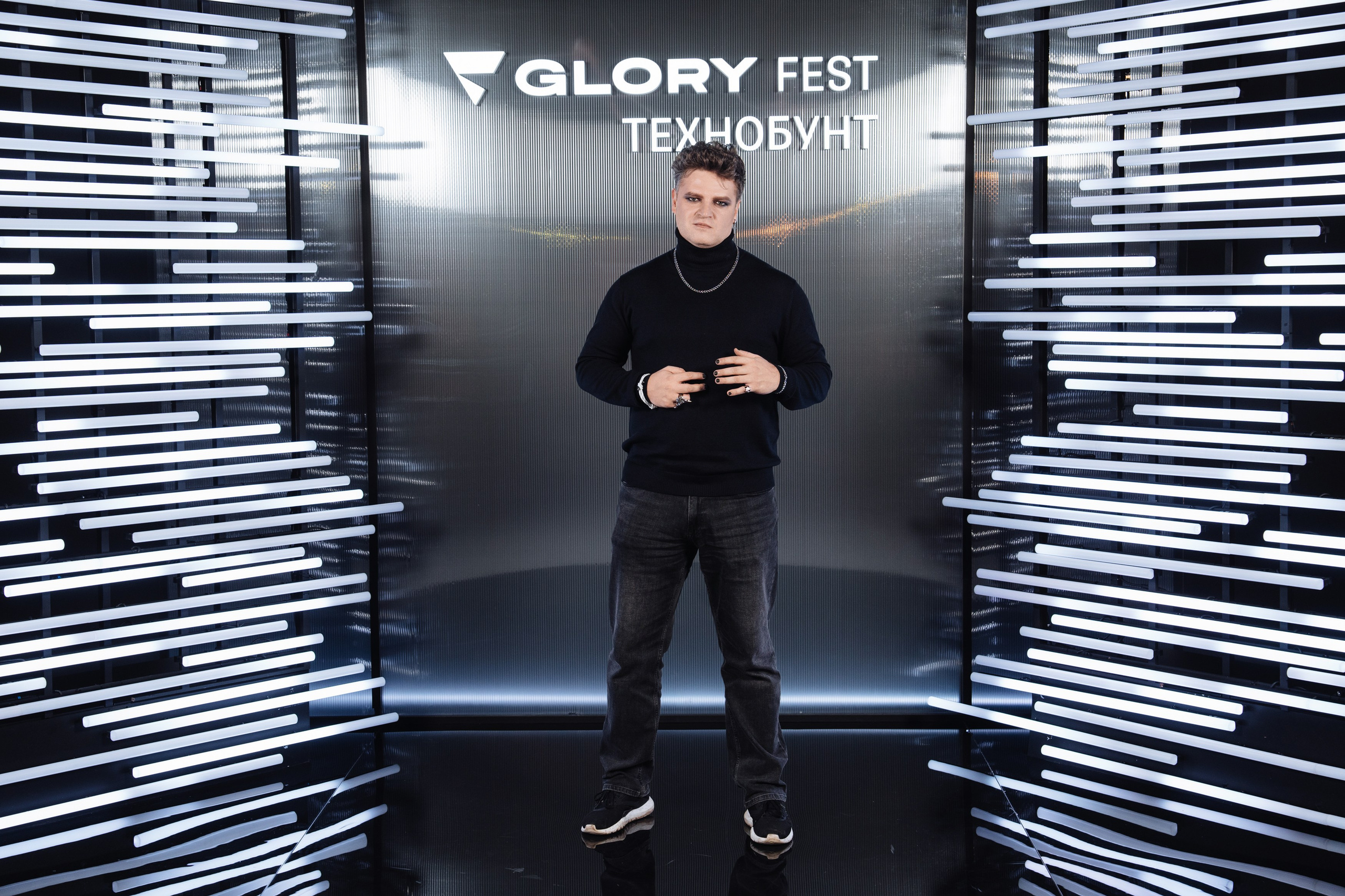 Glory 2025. Рекламный фотограф Москва — рекламная и бренд-съёмка | Polyakov