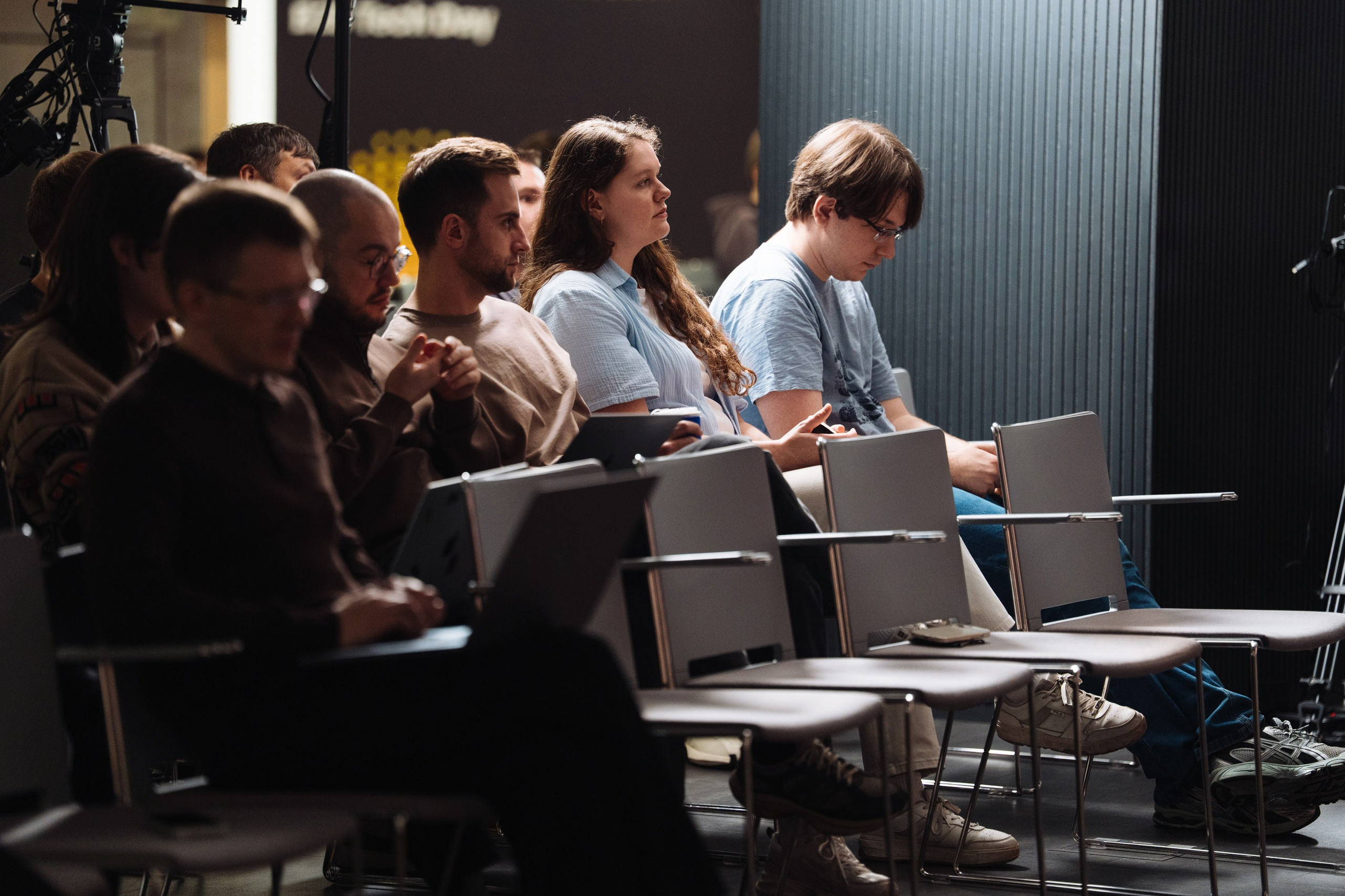 B2B Tech Day. Рекламный фотограф Москва — рекламная и бренд-съёмка | Polyakov