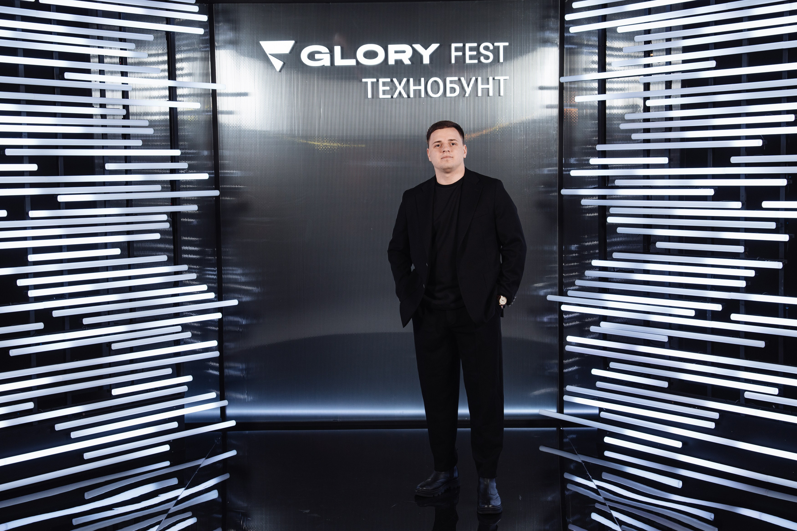 Glory 2025. Рекламный фотограф Москва — рекламная и бренд-съёмка | Polyakov