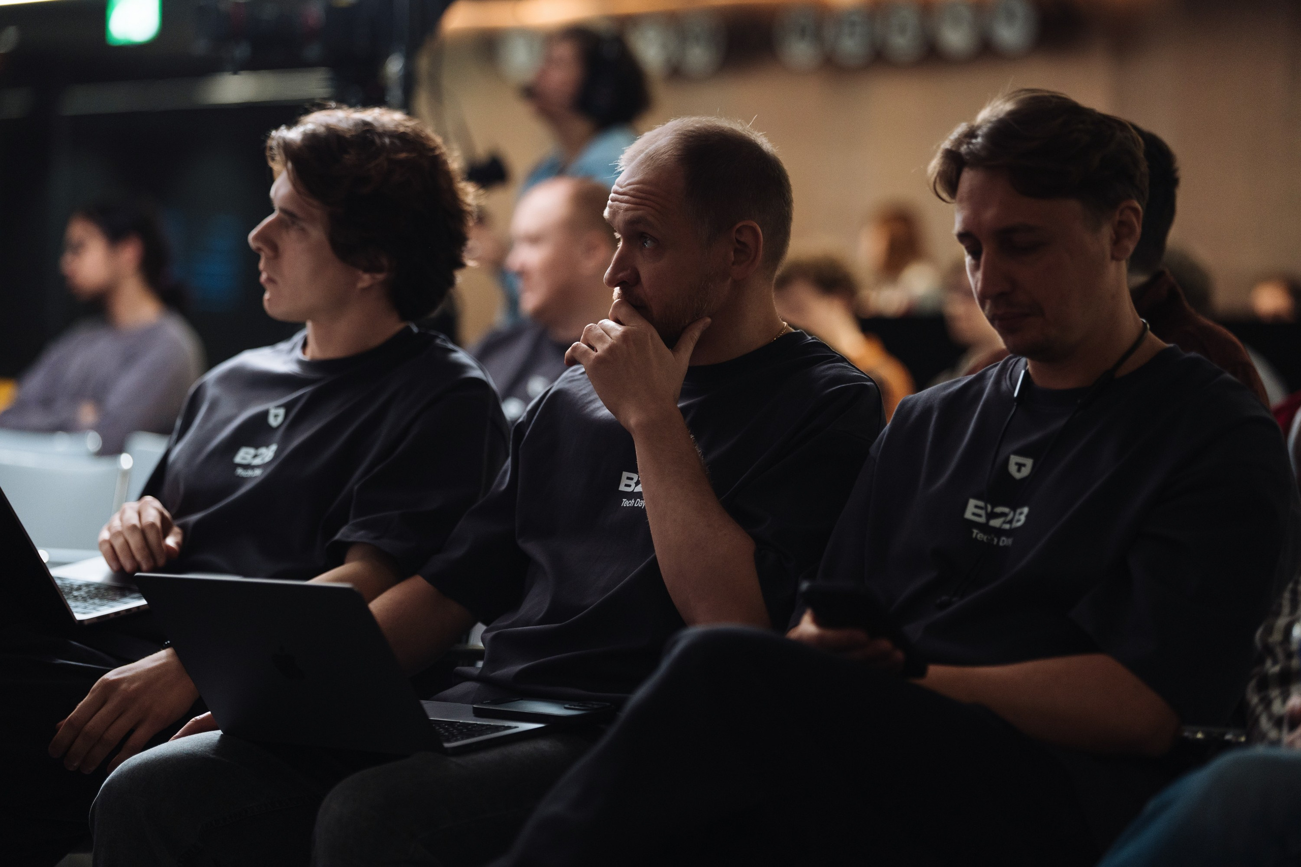 B2B Tech Day. Рекламный фотограф Москва — рекламная и бренд-съёмка | Polyakov