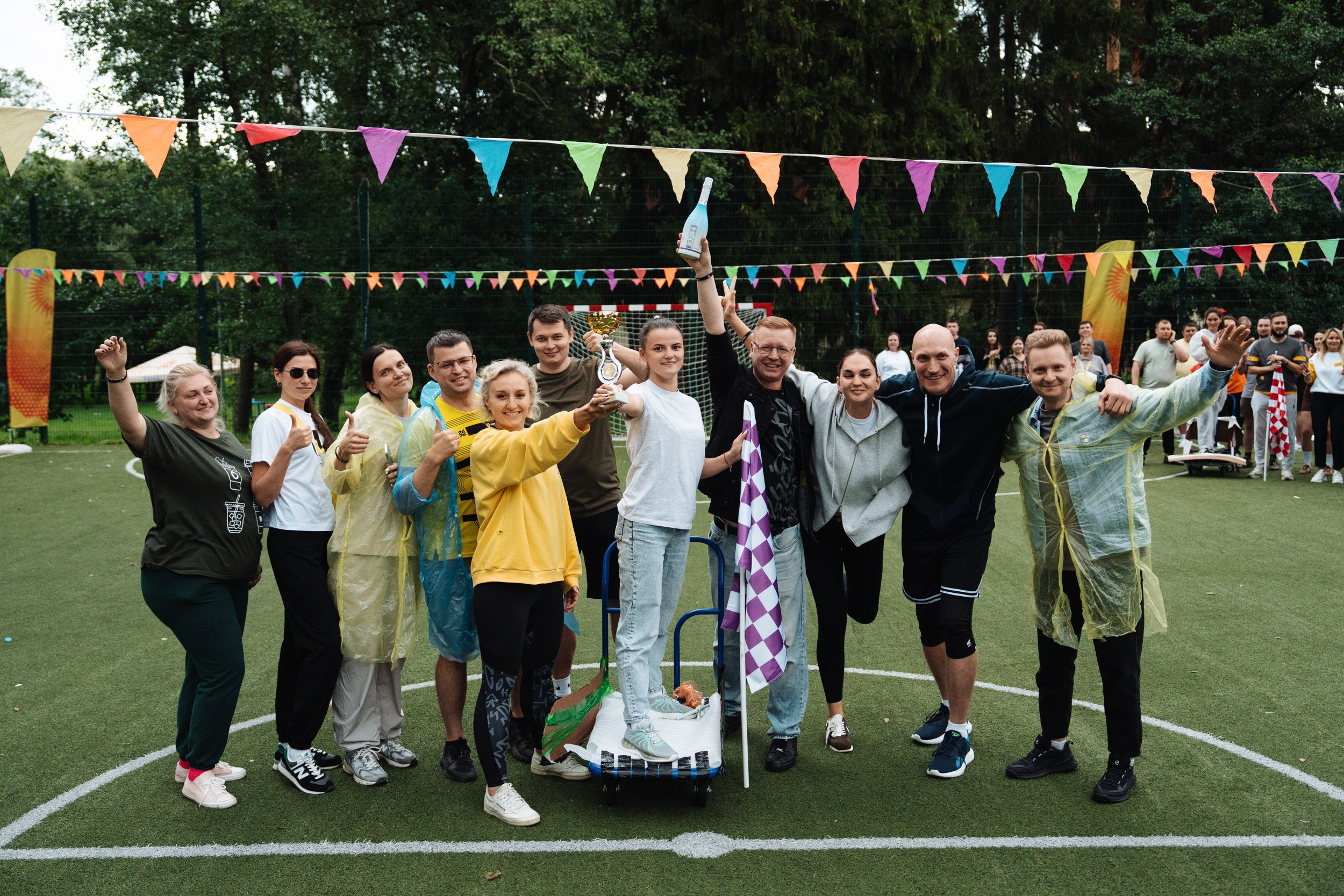 Summer corporate. Рекламный фотограф Москва — рекламная и бренд-съёмка | Polyakov
