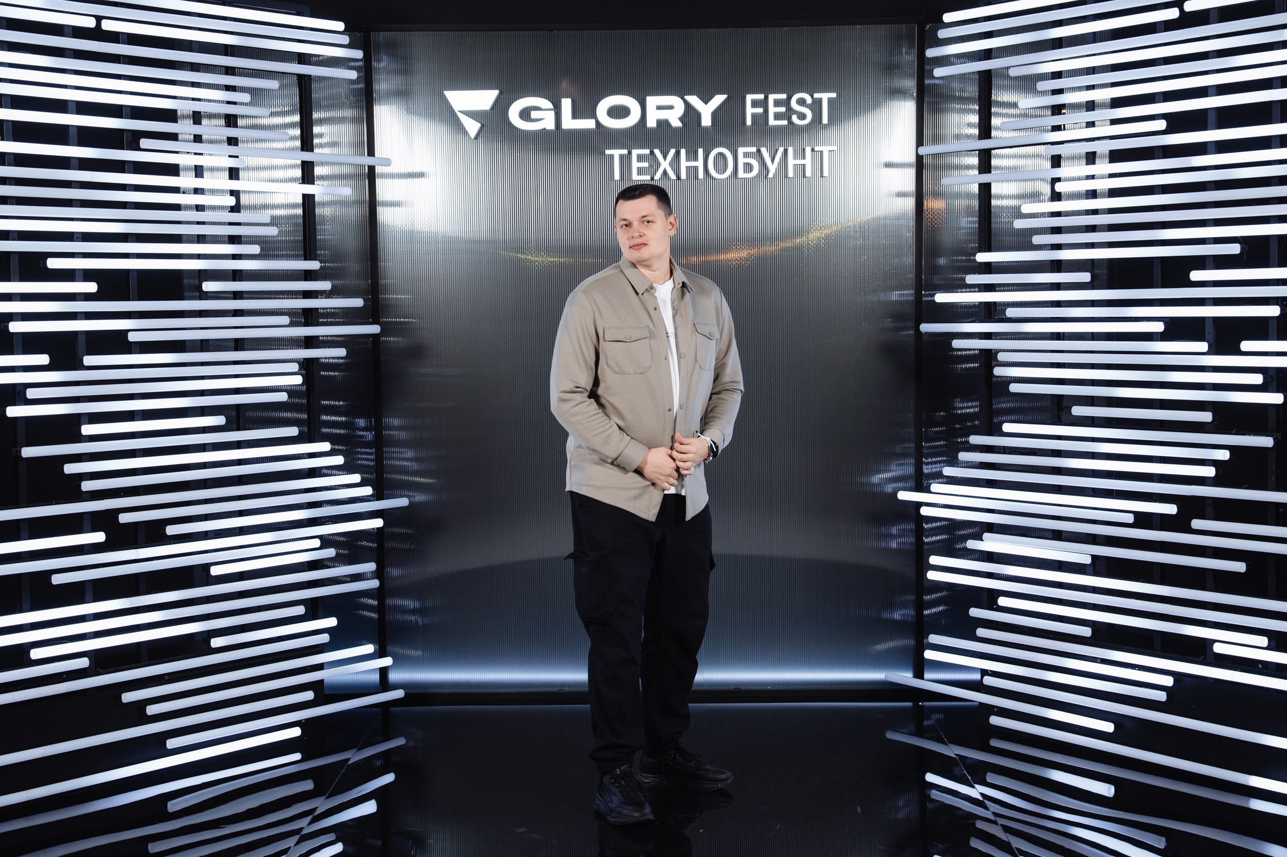 Glory 2025. Рекламный фотограф Москва — рекламная и бренд-съёмка | Polyakov