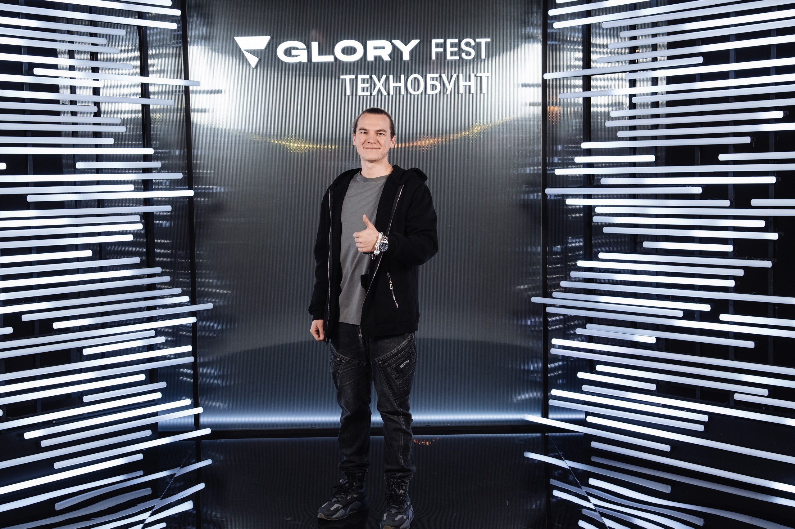 Glory 2025. Рекламный фотограф Москва — рекламная и бренд-съёмка | Polyakov
