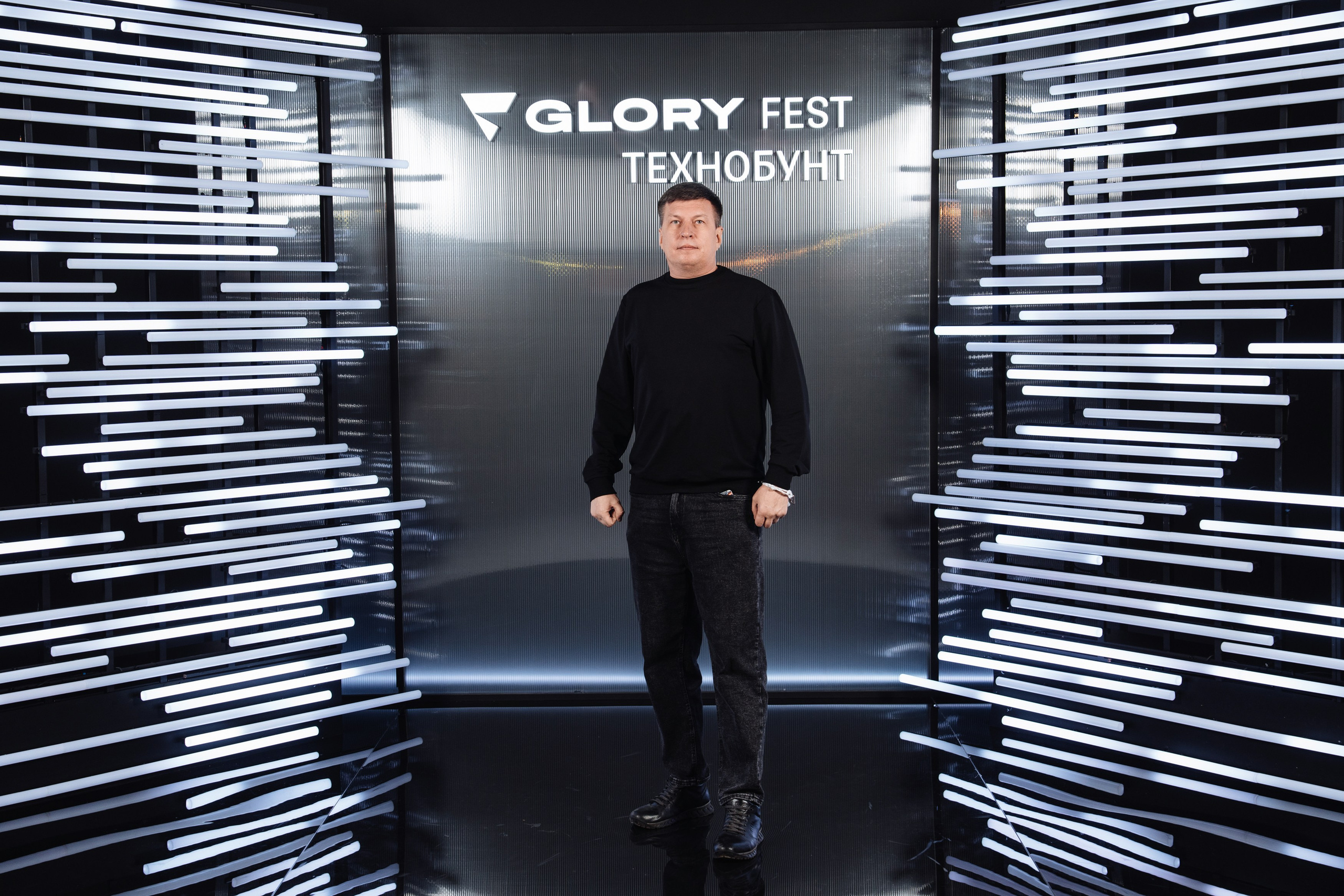 Glory 2025. Рекламный фотограф Москва — рекламная и бренд-съёмка | Polyakov
