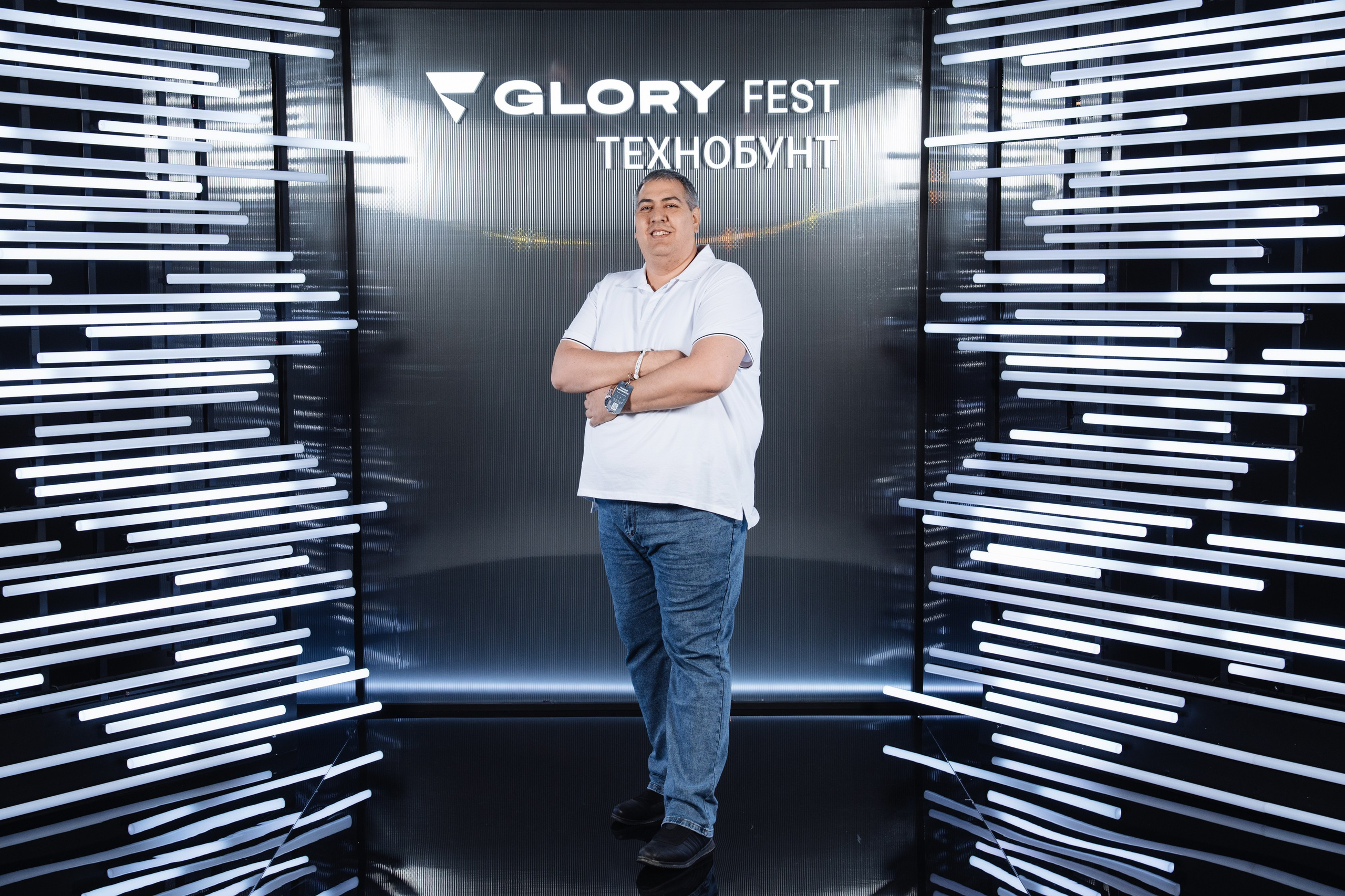 Glory 2025. Рекламный фотограф Москва — рекламная и бренд-съёмка | Polyakov