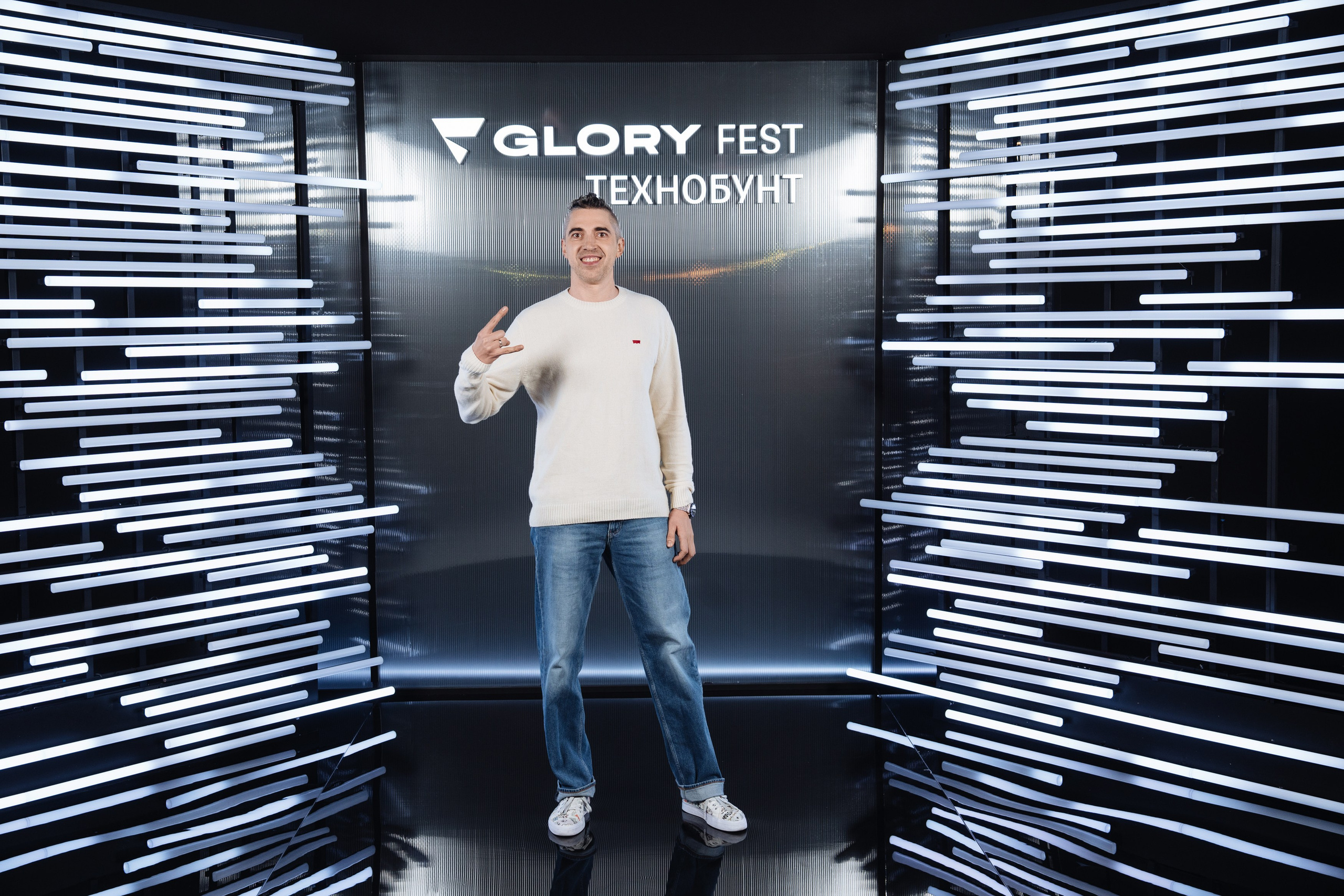 Glory 2025. Рекламный фотограф Москва — рекламная и бренд-съёмка | Polyakov