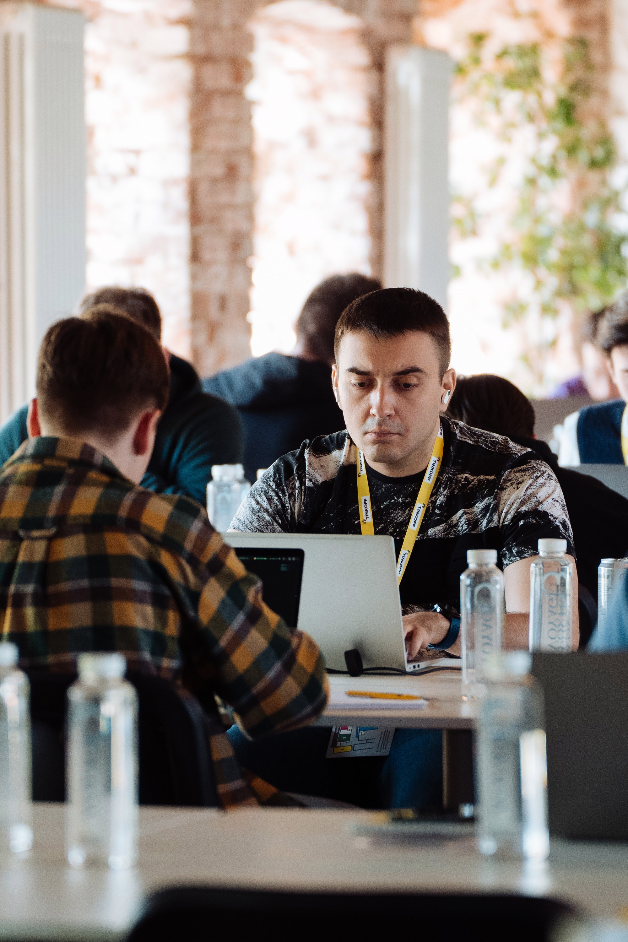 Tinkoff Solution Club. Рекламный фотограф Москва — рекламная и бренд-съёмка | Polyakov