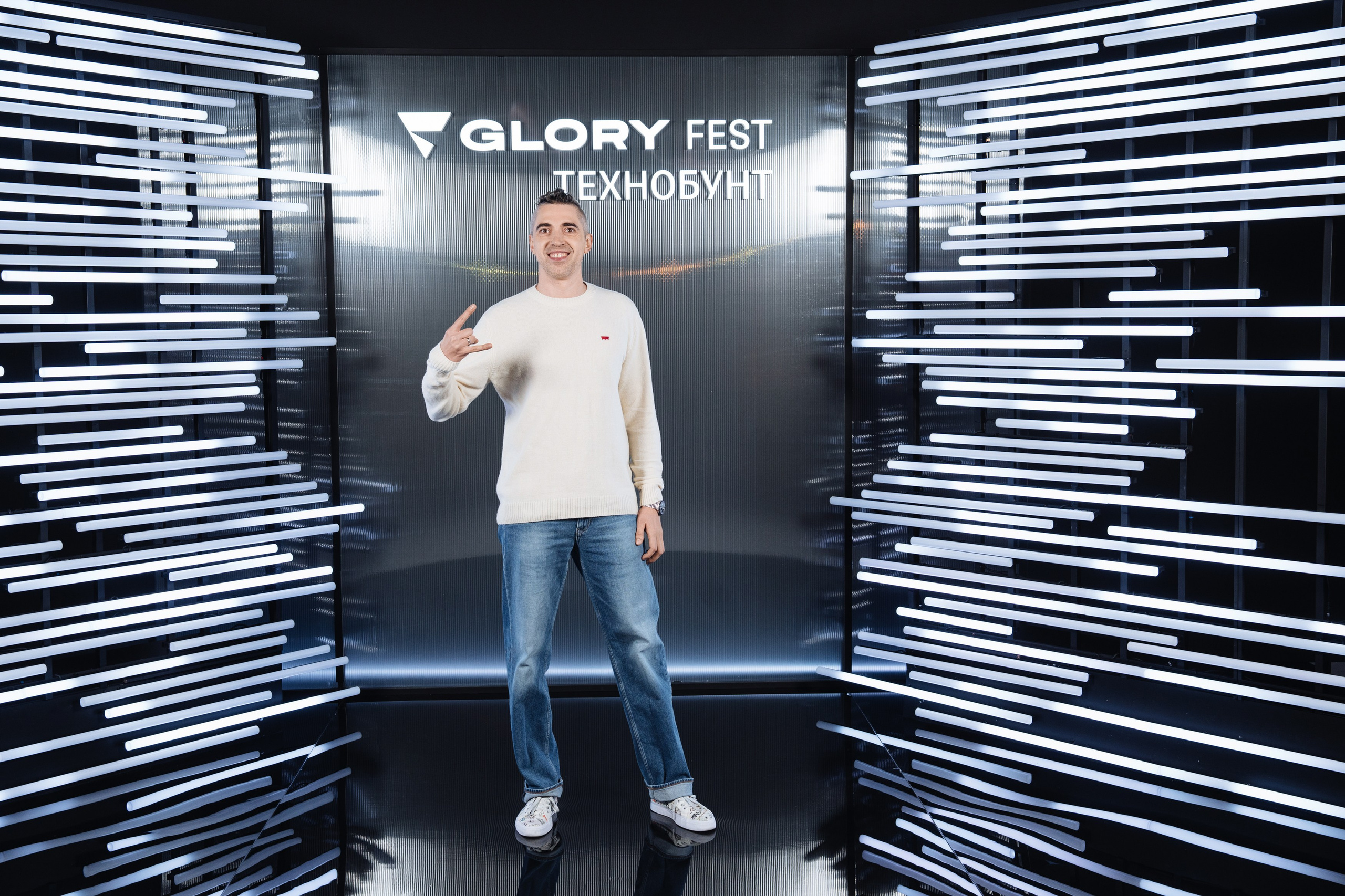 Glory 2025. Рекламный фотограф Москва — рекламная и бренд-съёмка | Polyakov