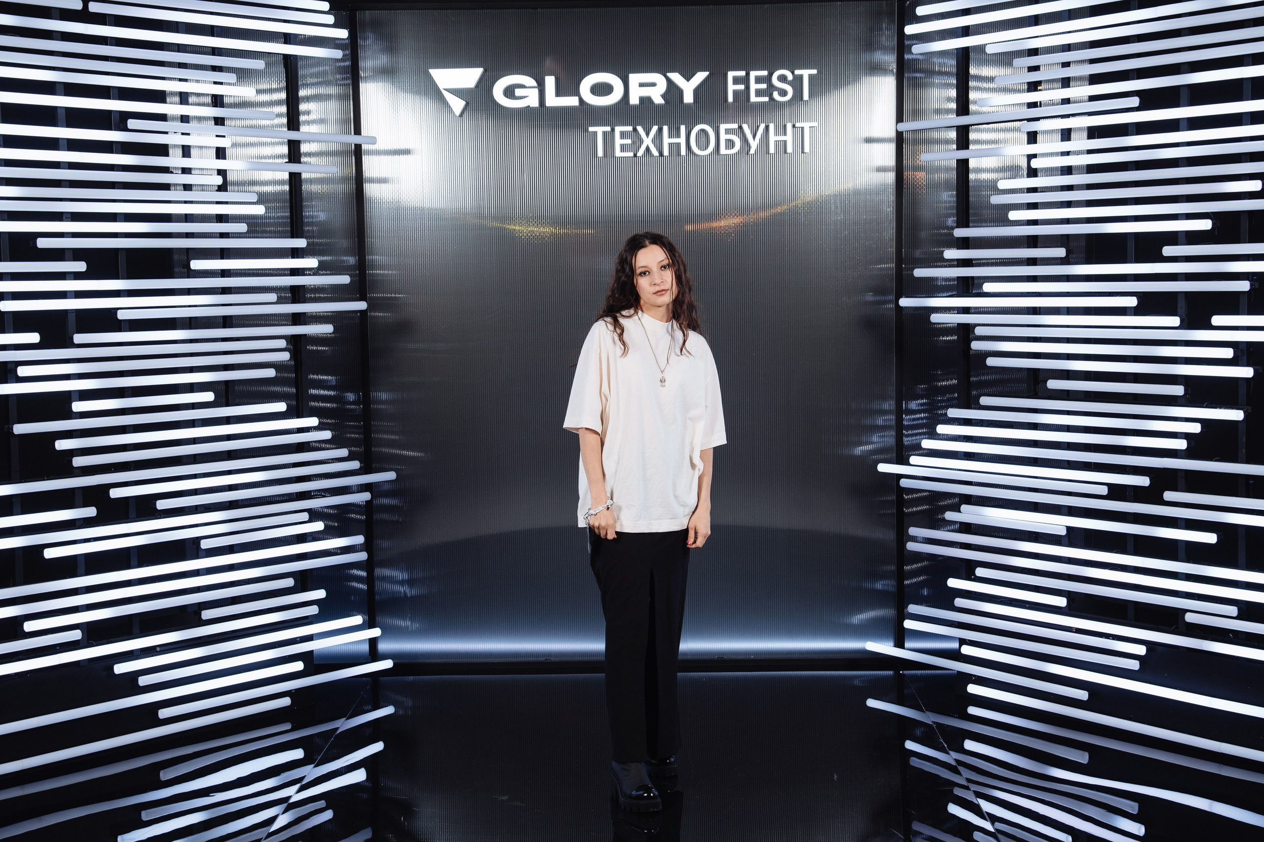 Glory 2025. Рекламный фотограф Москва — рекламная и бренд-съёмка | Polyakov
