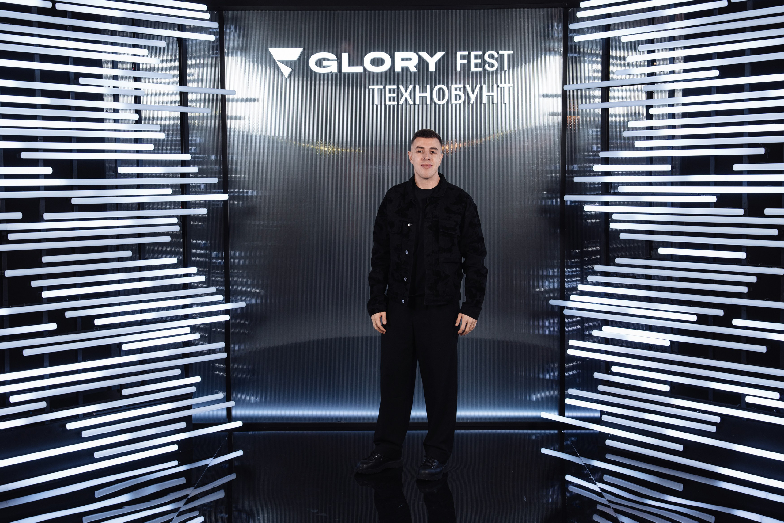Glory 2025. Рекламный фотограф Москва — рекламная и бренд-съёмка | Polyakov