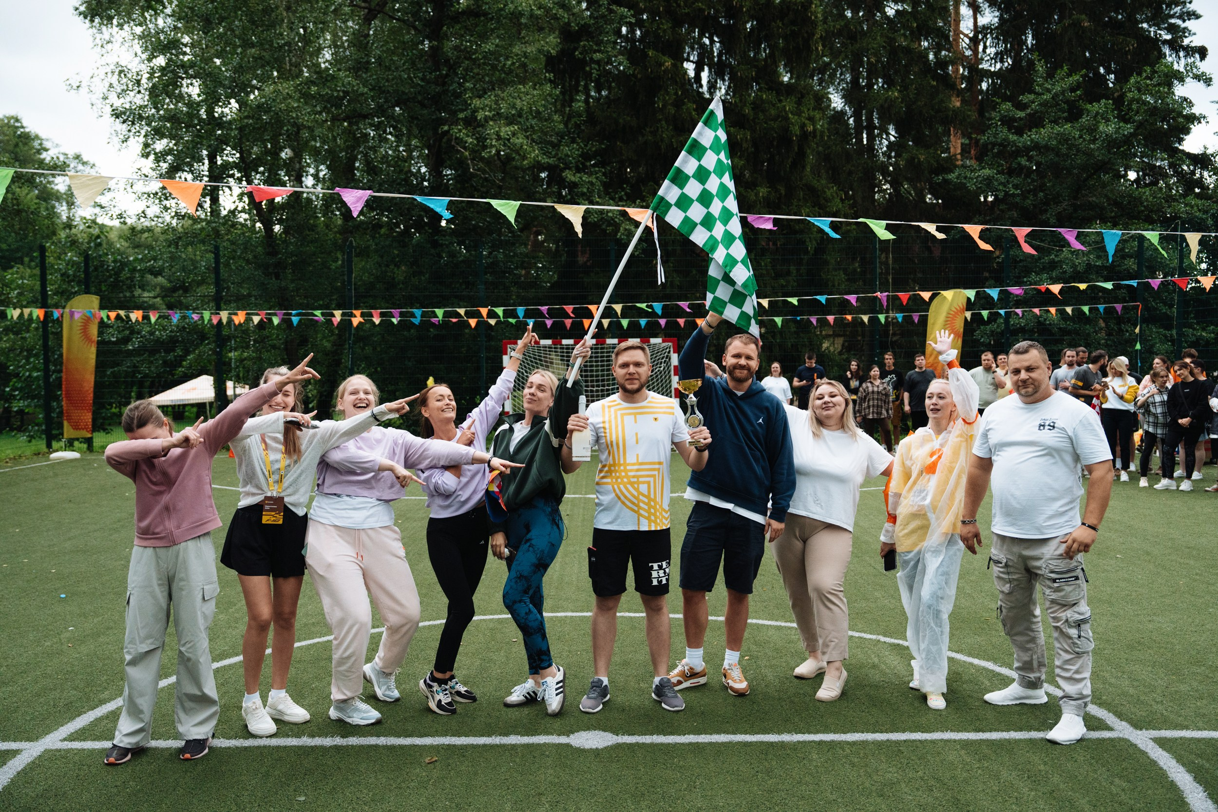 Summer corporate. Рекламный фотограф Москва — рекламная и бренд-съёмка | Polyakov