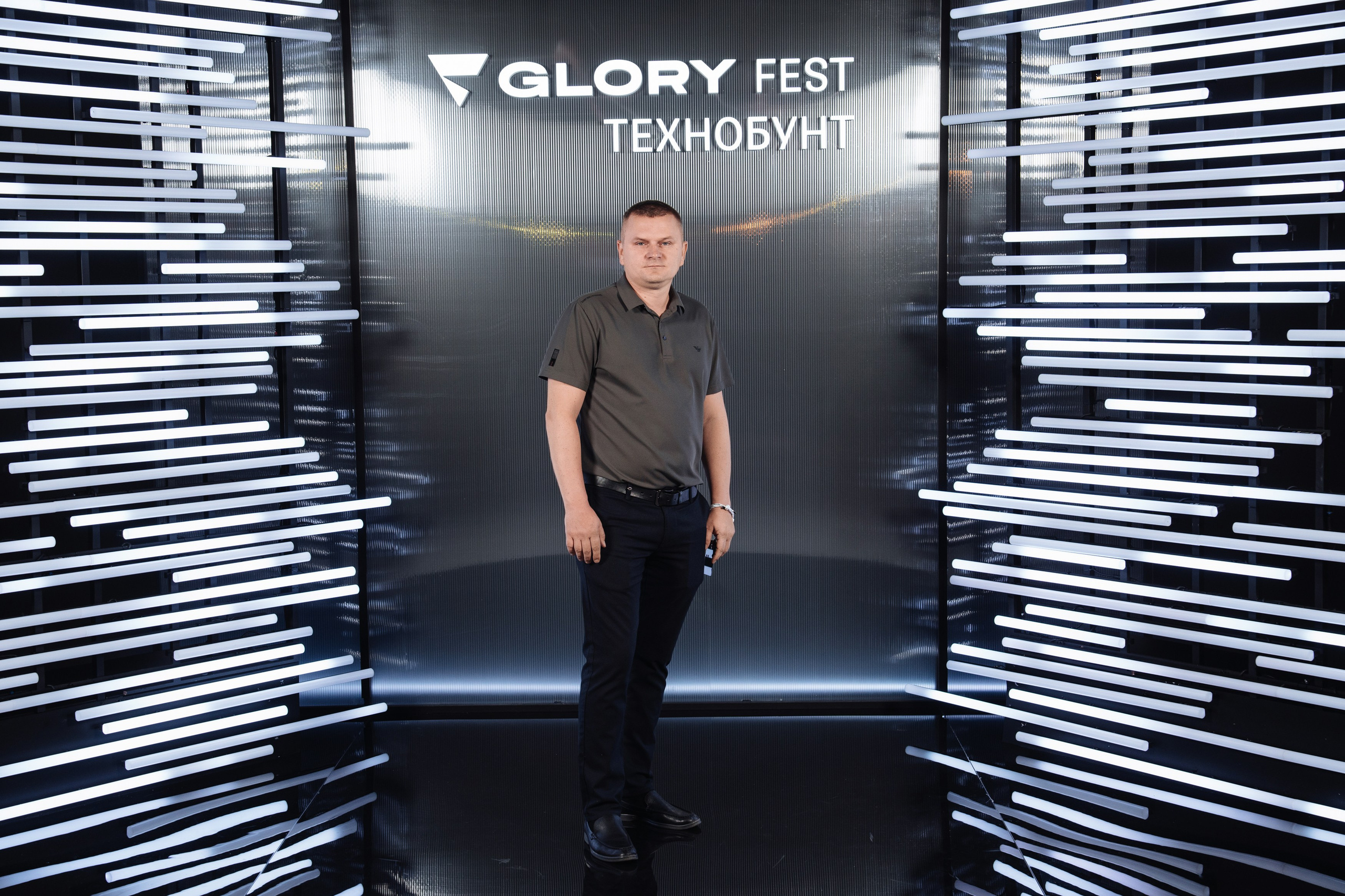 Glory 2025. Рекламный фотограф Москва — рекламная и бренд-съёмка | Polyakov