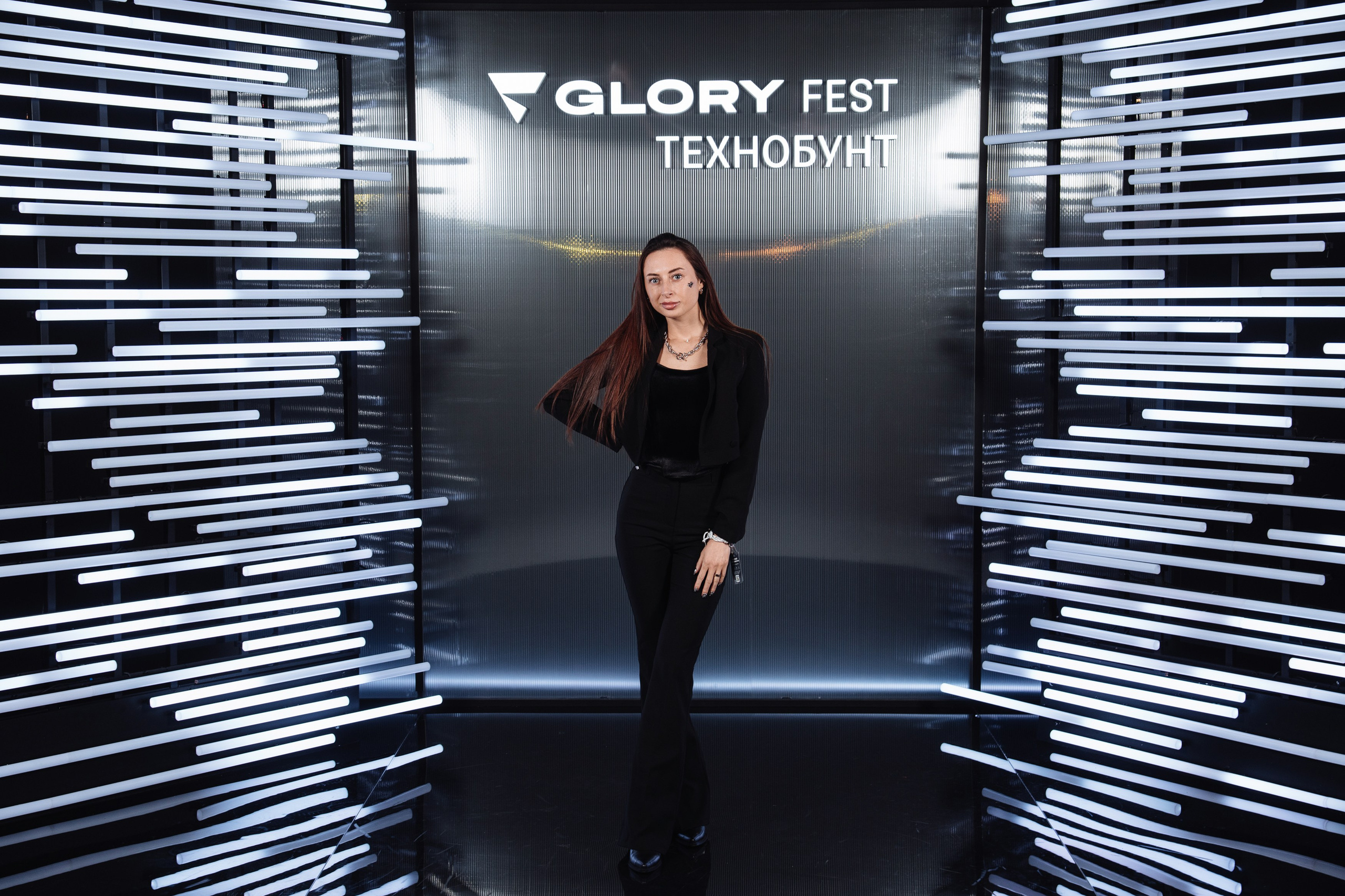 Glory 2025. Рекламный фотограф Москва — рекламная и бренд-съёмка | Polyakov