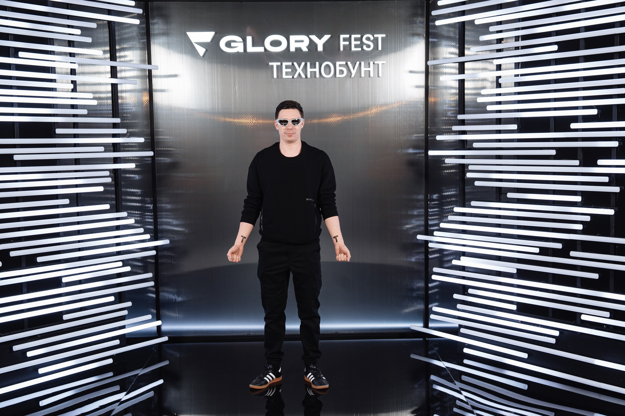 Glory 2025. Рекламный фотограф Москва — рекламная и бренд-съёмка | Polyakov