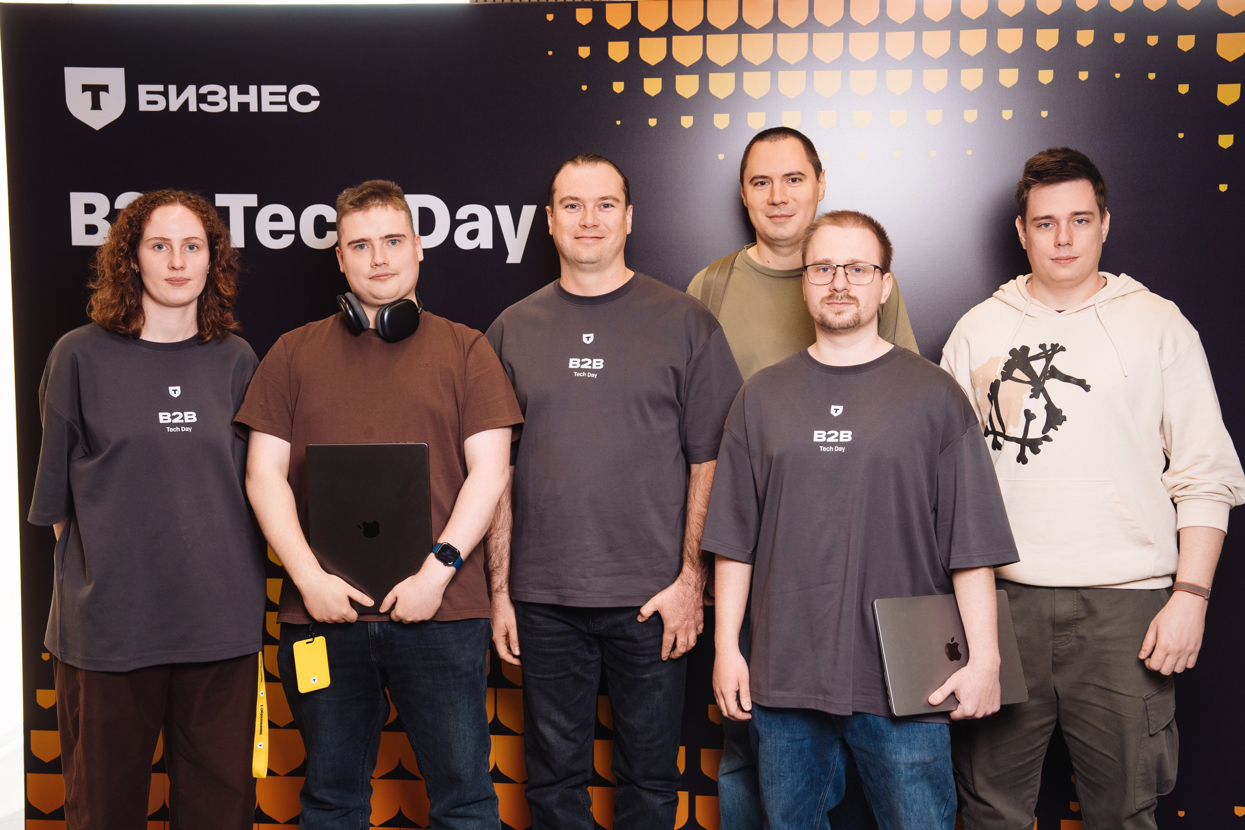 B2B Tech Day. Рекламный фотограф Москва — рекламная и бренд-съёмка | Polyakov