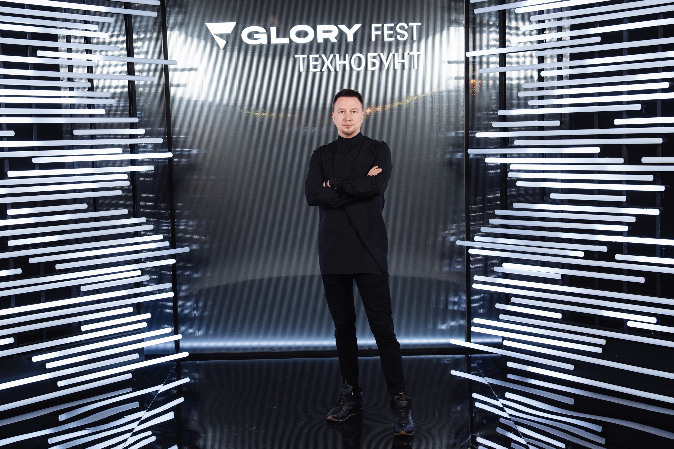 Glory 2025. Рекламный фотограф Москва — рекламная и бренд-съёмка | Polyakov