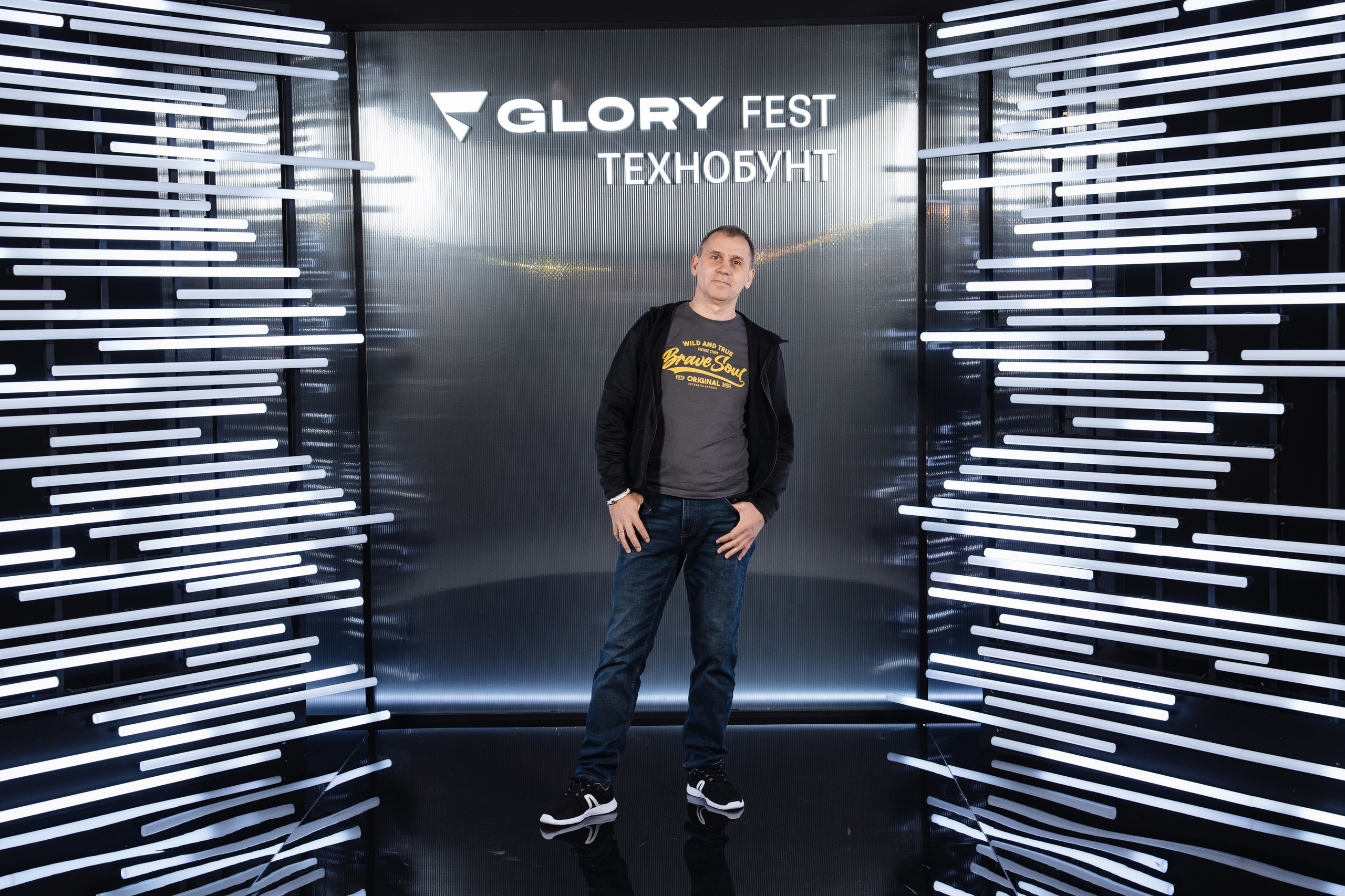 Glory 2025. Рекламный фотограф Москва — рекламная и бренд-съёмка | Polyakov