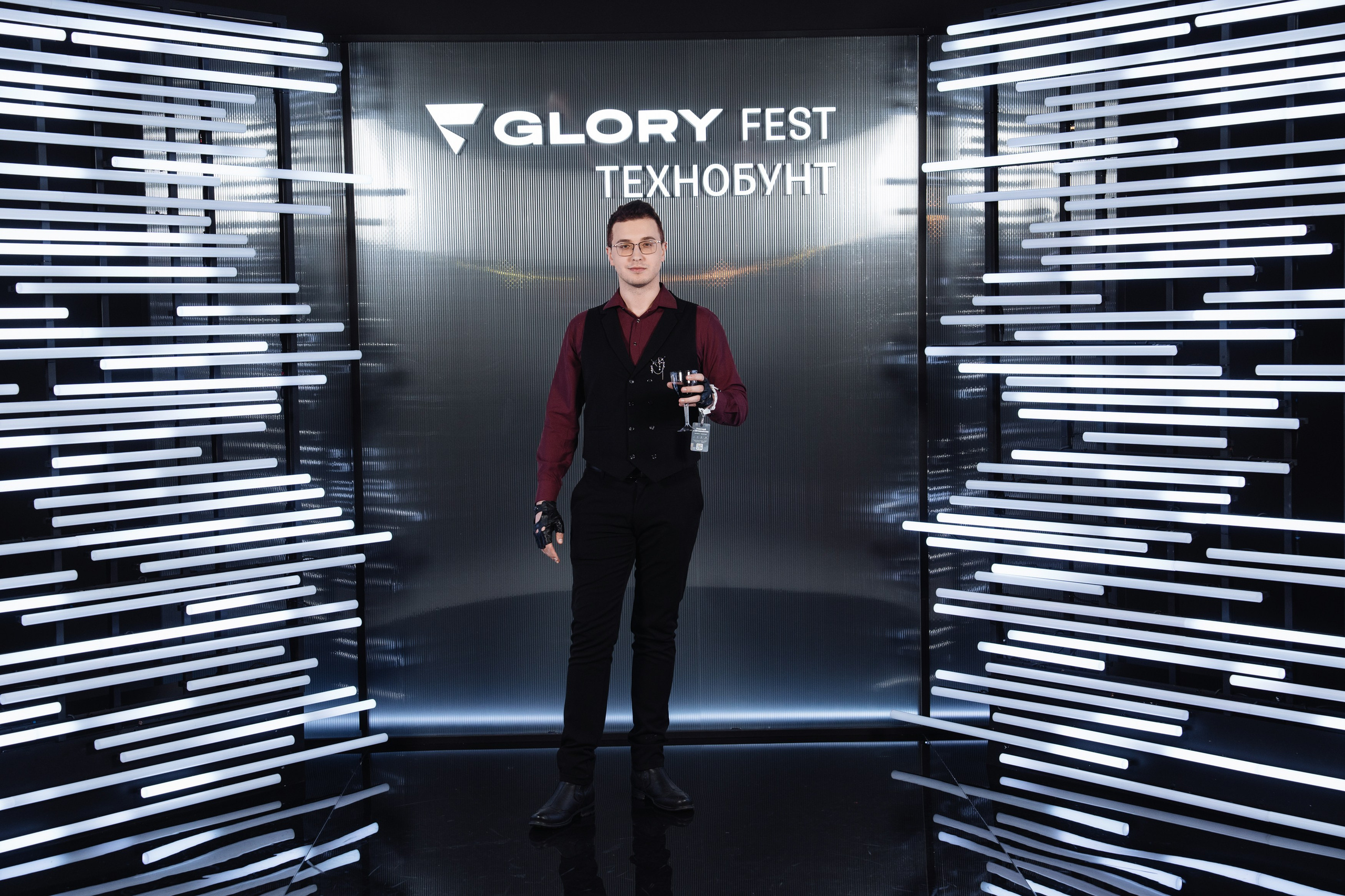 Glory 2025. Рекламный фотограф Москва — рекламная и бренд-съёмка | Polyakov