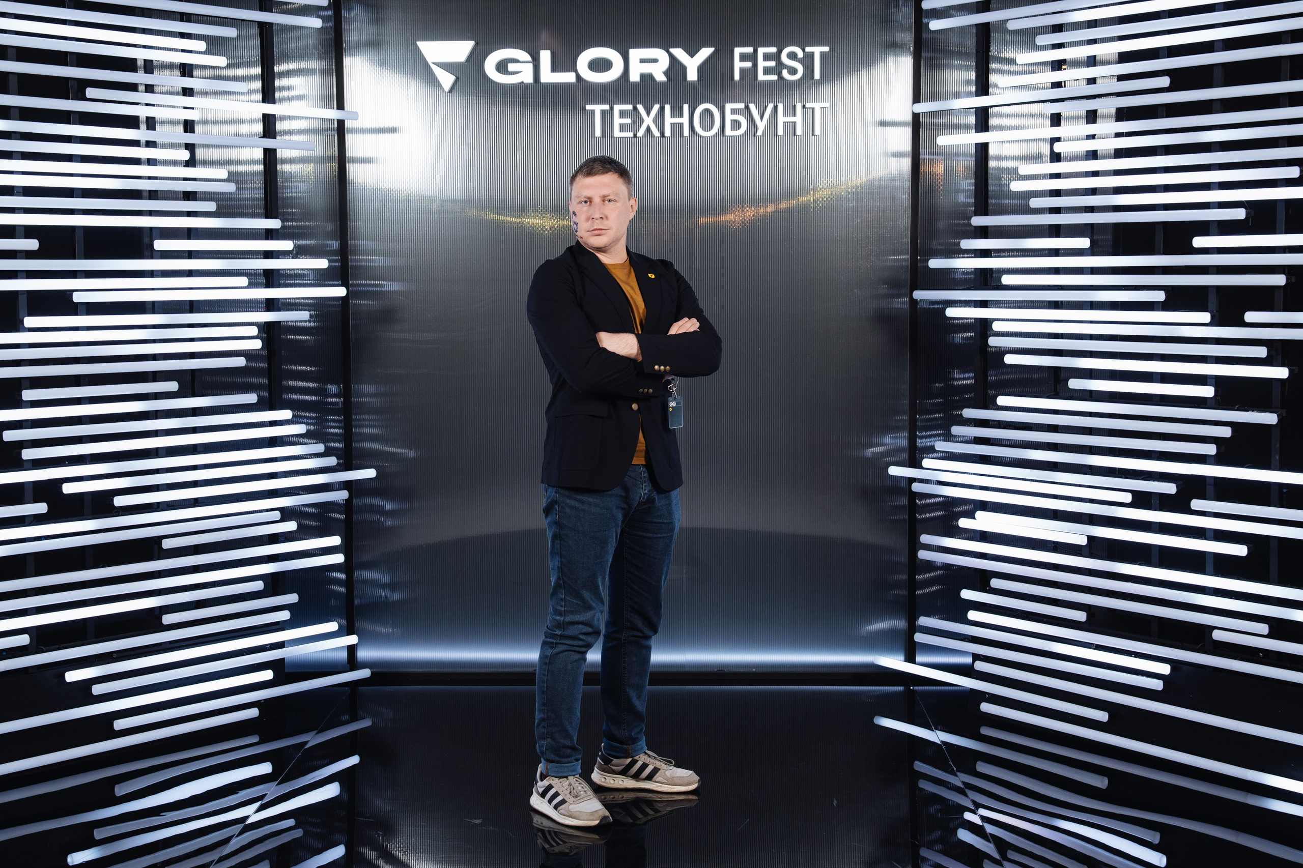 Glory 2025. Рекламный фотограф Москва — рекламная и бренд-съёмка | Polyakov