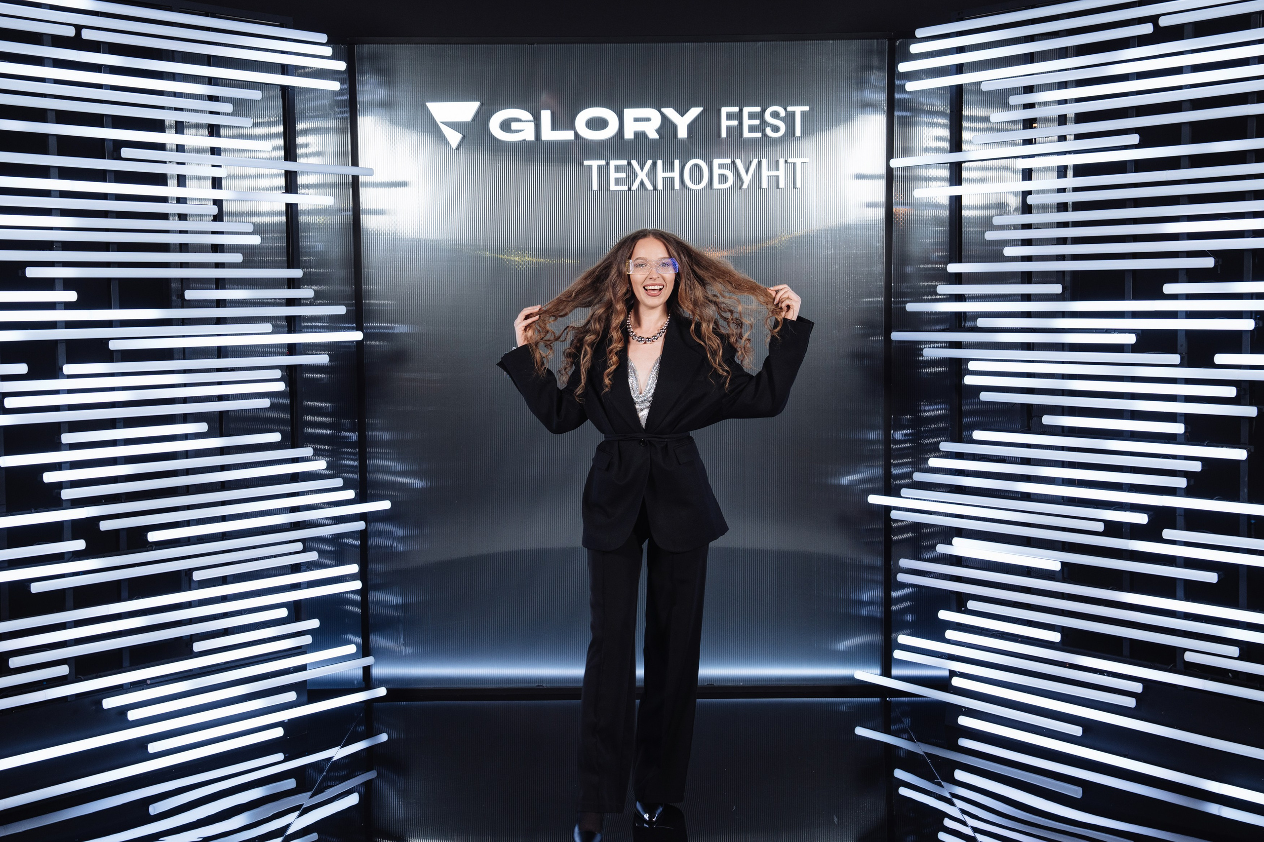 Glory 2025. Рекламный фотограф Москва — рекламная и бренд-съёмка | Polyakov