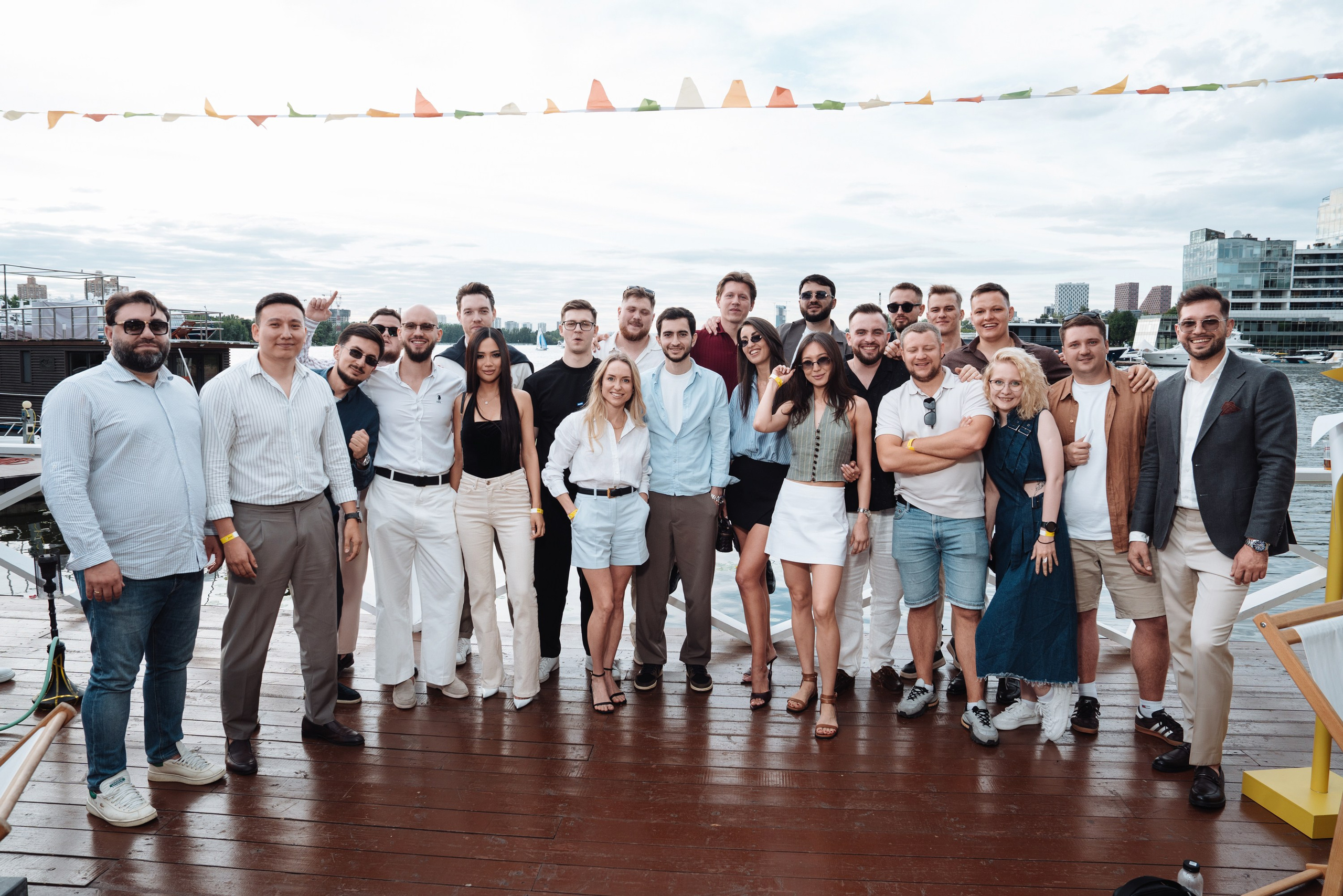 Summer corporate. Рекламный фотограф Москва — рекламная и бренд-съёмка | Polyakov