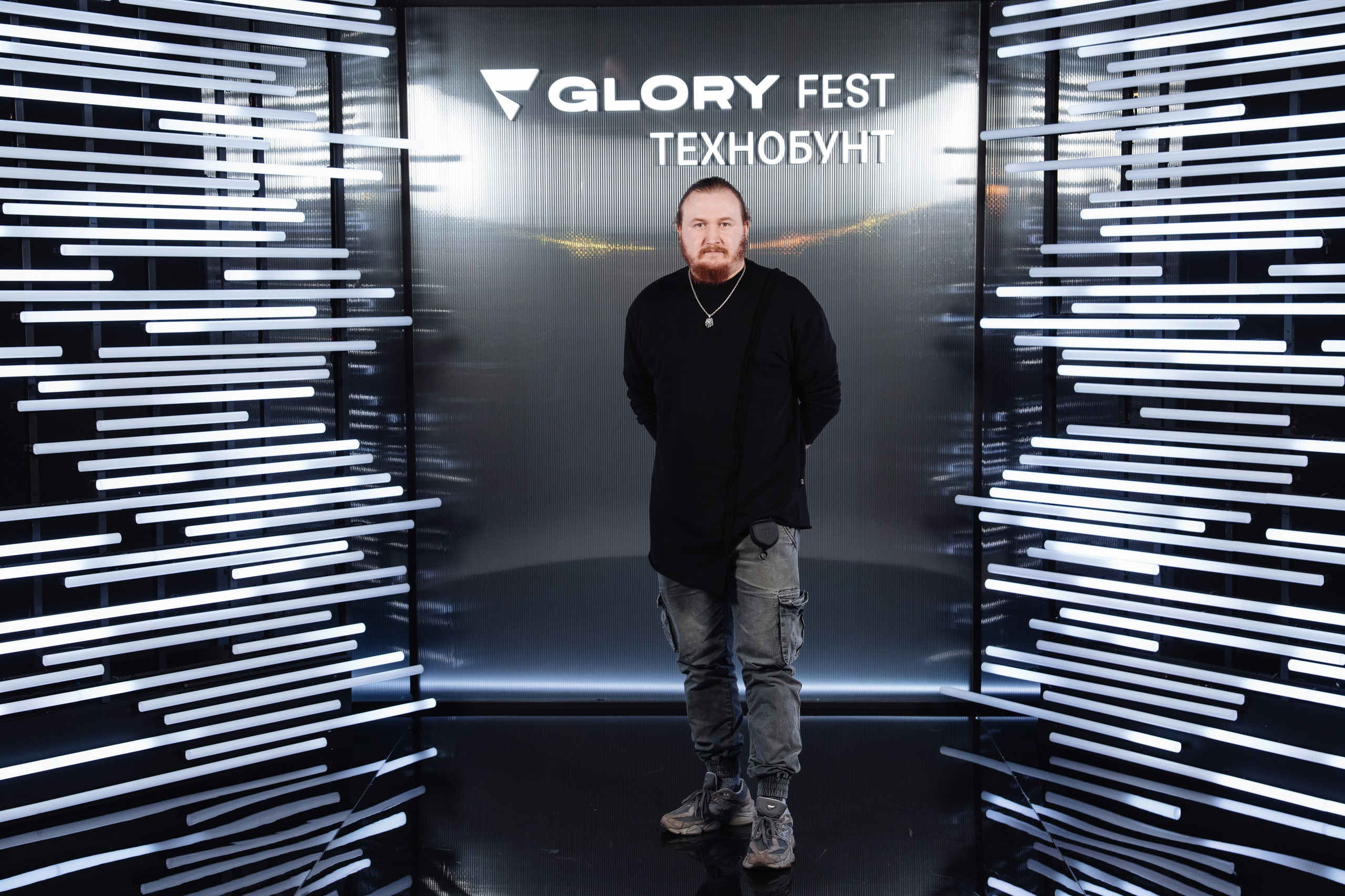Glory 2025. Рекламный фотограф Москва — рекламная и бренд-съёмка | Polyakov