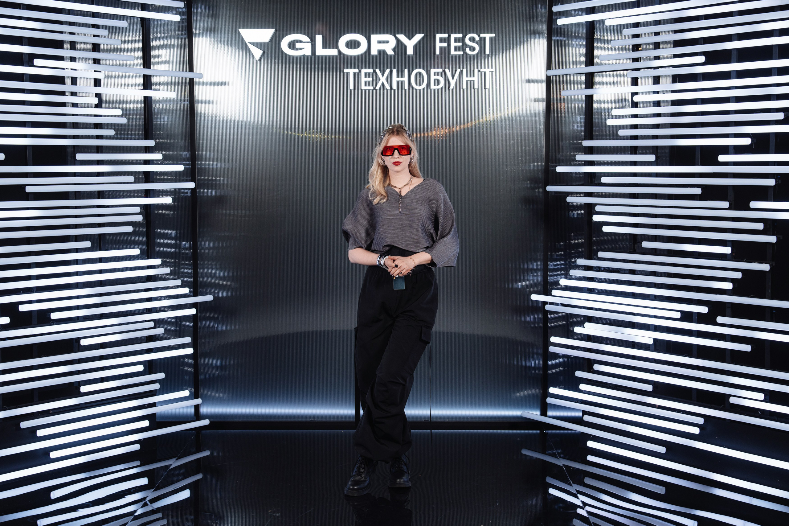 Glory 2025. Рекламный фотограф Москва — рекламная и бренд-съёмка | Polyakov