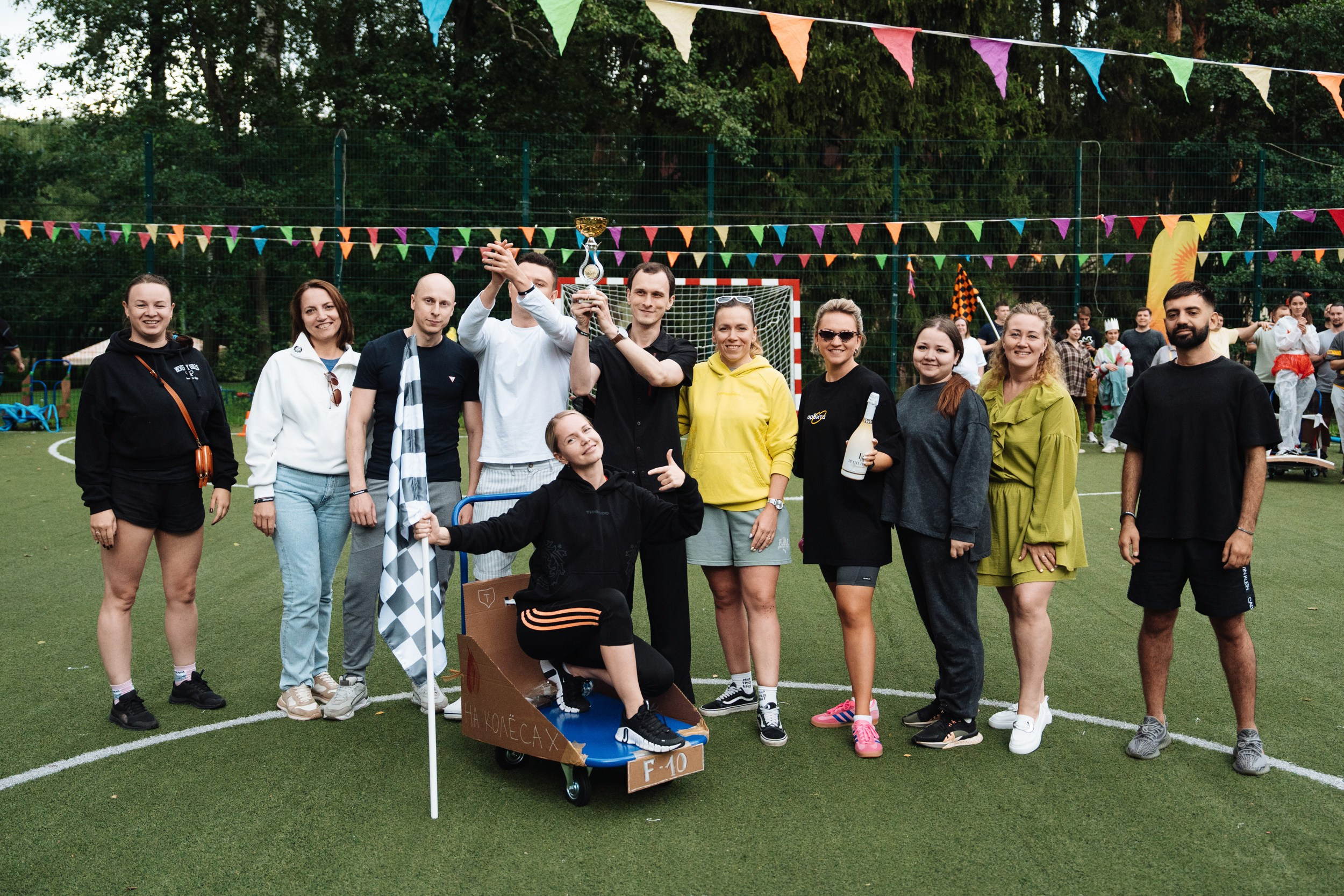 Summer corporate. Рекламный фотограф Москва — рекламная и бренд-съёмка | Polyakov