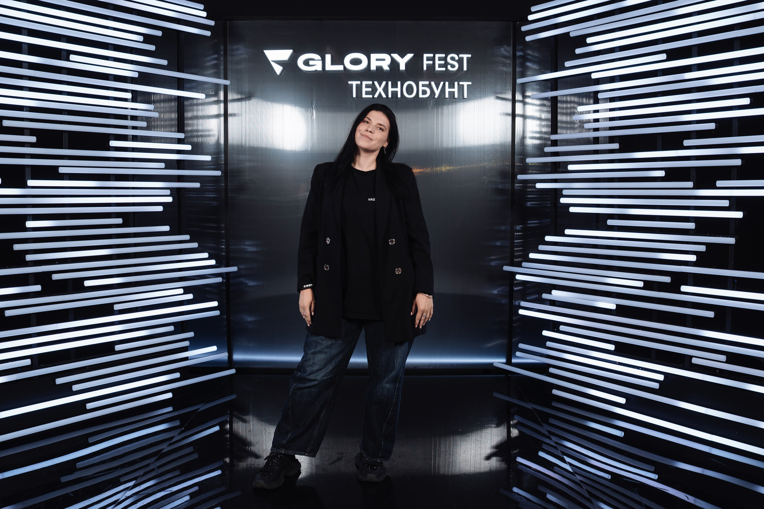 Glory 2025. Рекламный фотограф Москва — рекламная и бренд-съёмка | Polyakov
