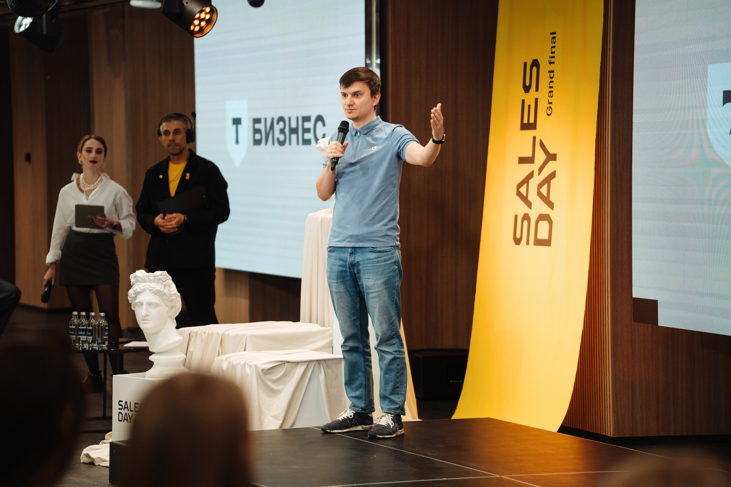 Sales day grand final. Рекламный фотограф Москва — рекламная и бренд-съёмка | Polyakov