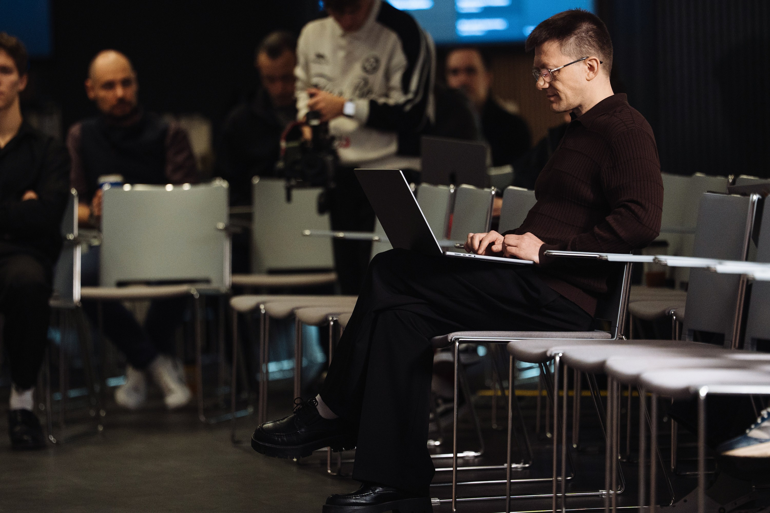 B2B Tech Day. Рекламный фотограф Москва — рекламная и бренд-съёмка | Polyakov