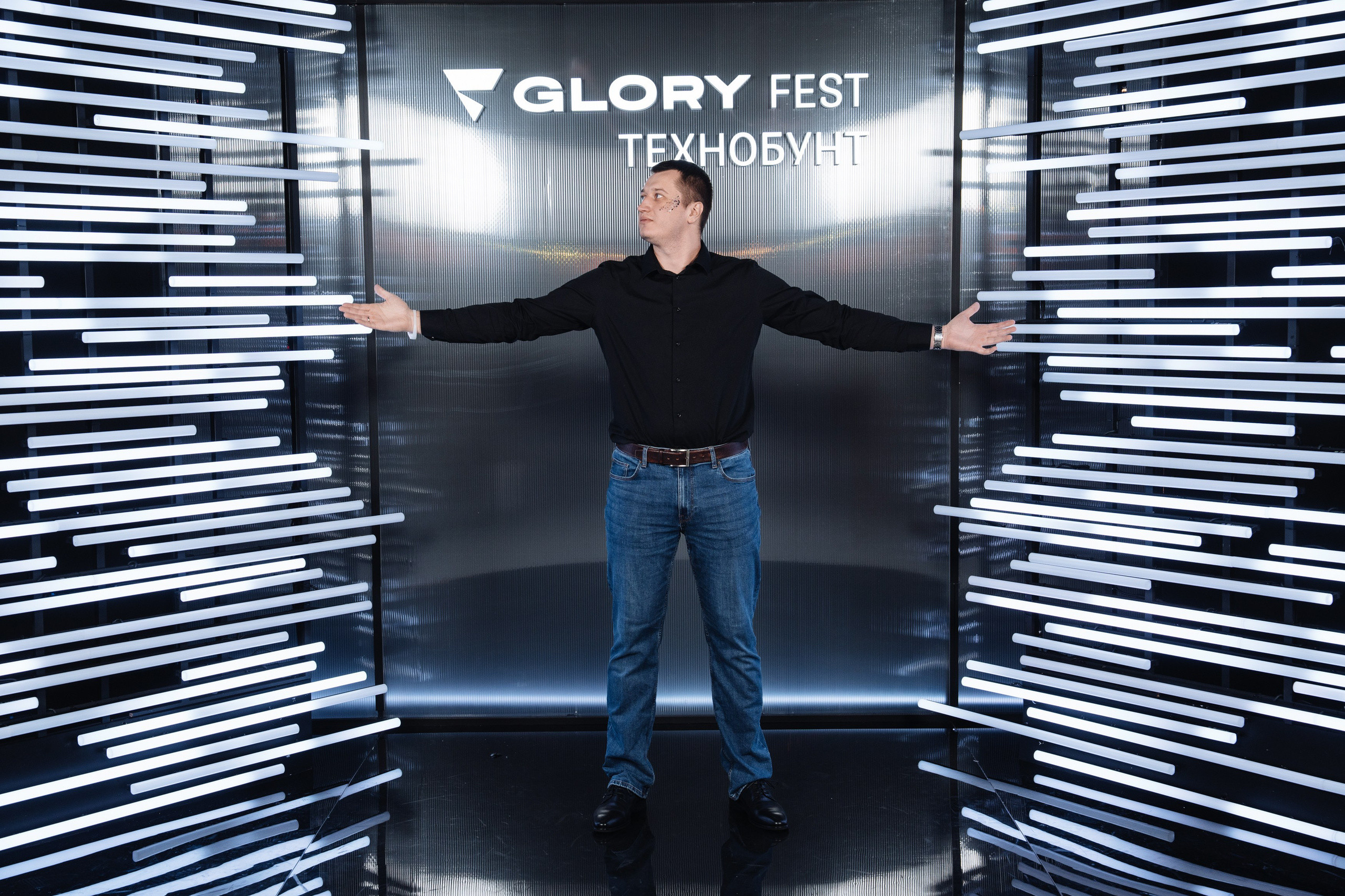 Glory 2025. Рекламный фотограф Москва — рекламная и бренд-съёмка | Polyakov