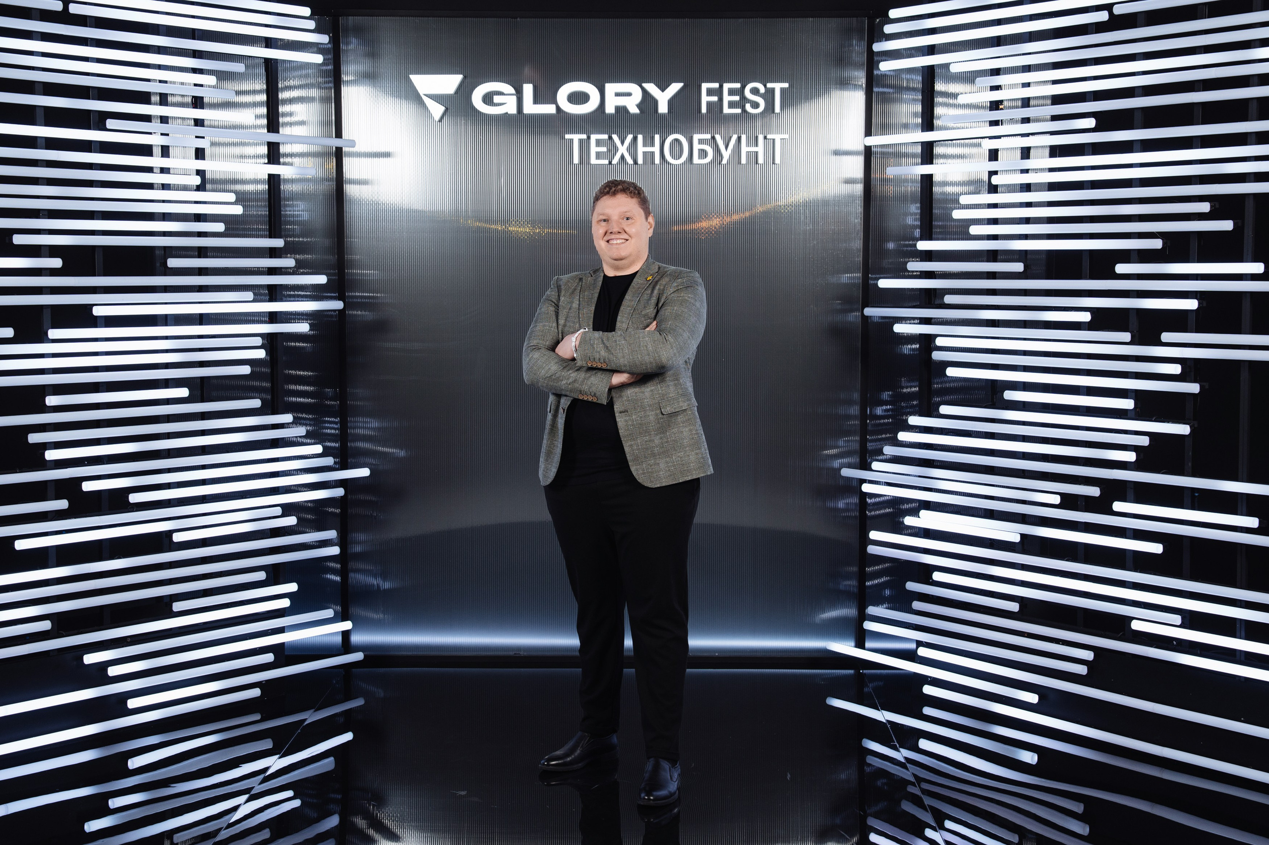 Glory 2025. Рекламный фотограф Москва — рекламная и бренд-съёмка | Polyakov