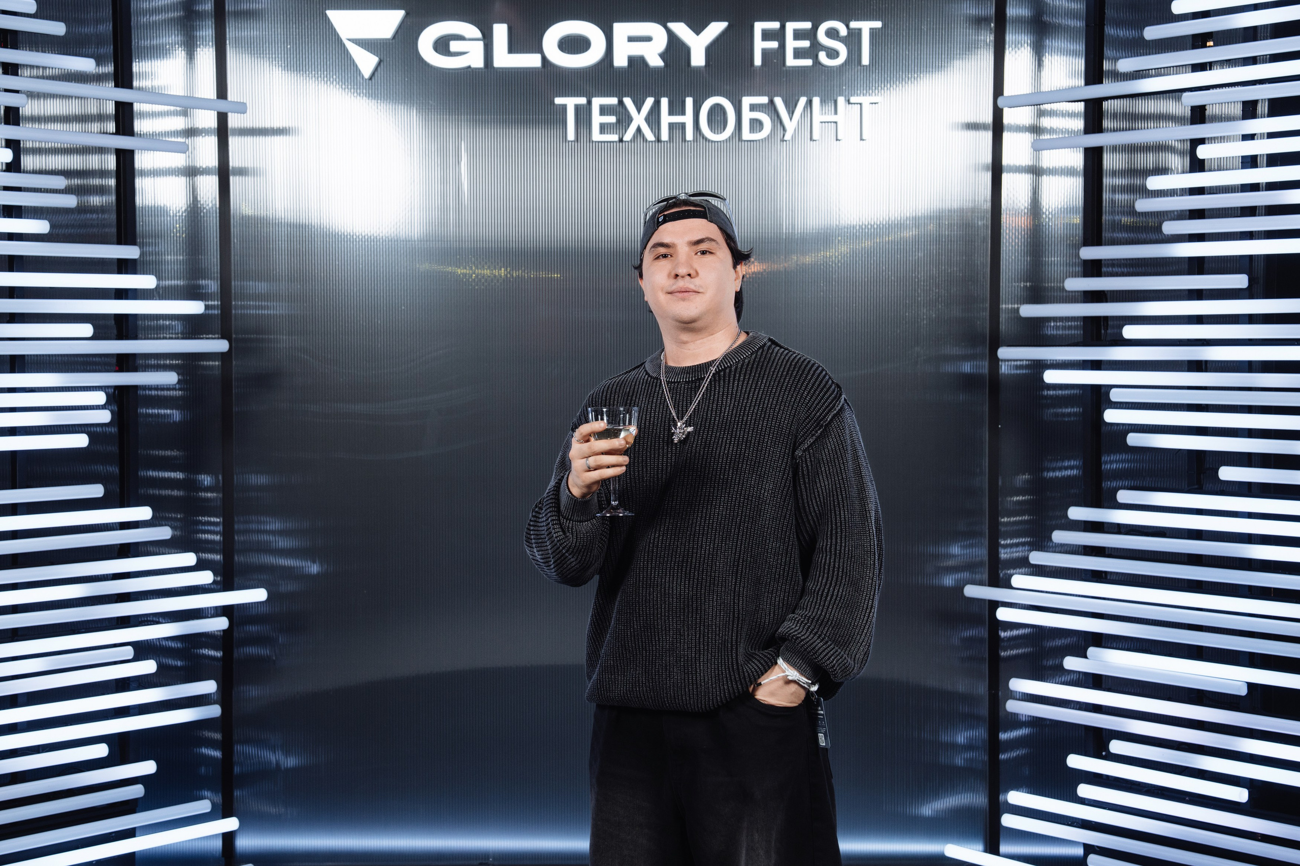 Glory 2025. Рекламный фотограф Москва — рекламная и бренд-съёмка | Polyakov