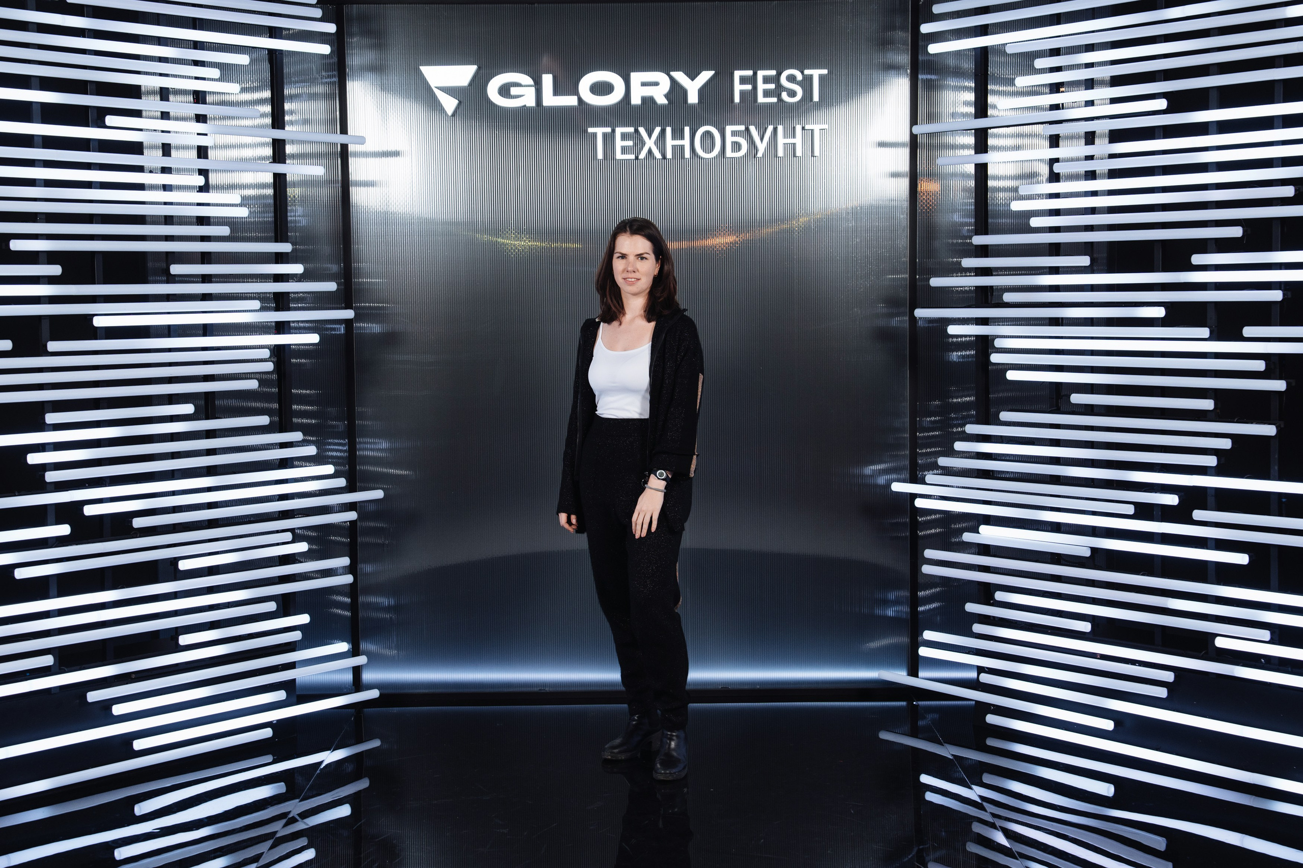 Glory 2025. Рекламный фотограф Москва — рекламная и бренд-съёмка | Polyakov
