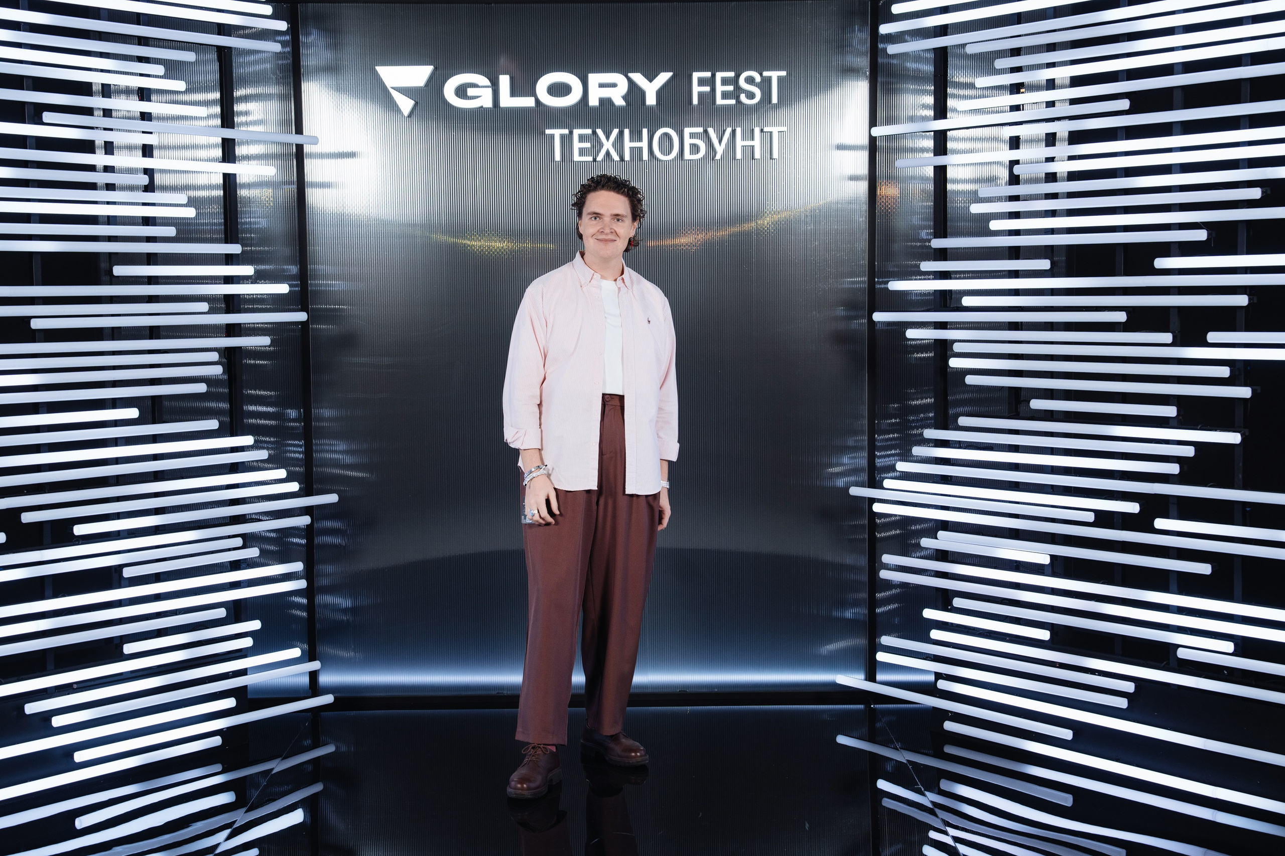 Glory 2025. Рекламный фотограф Москва — рекламная и бренд-съёмка | Polyakov