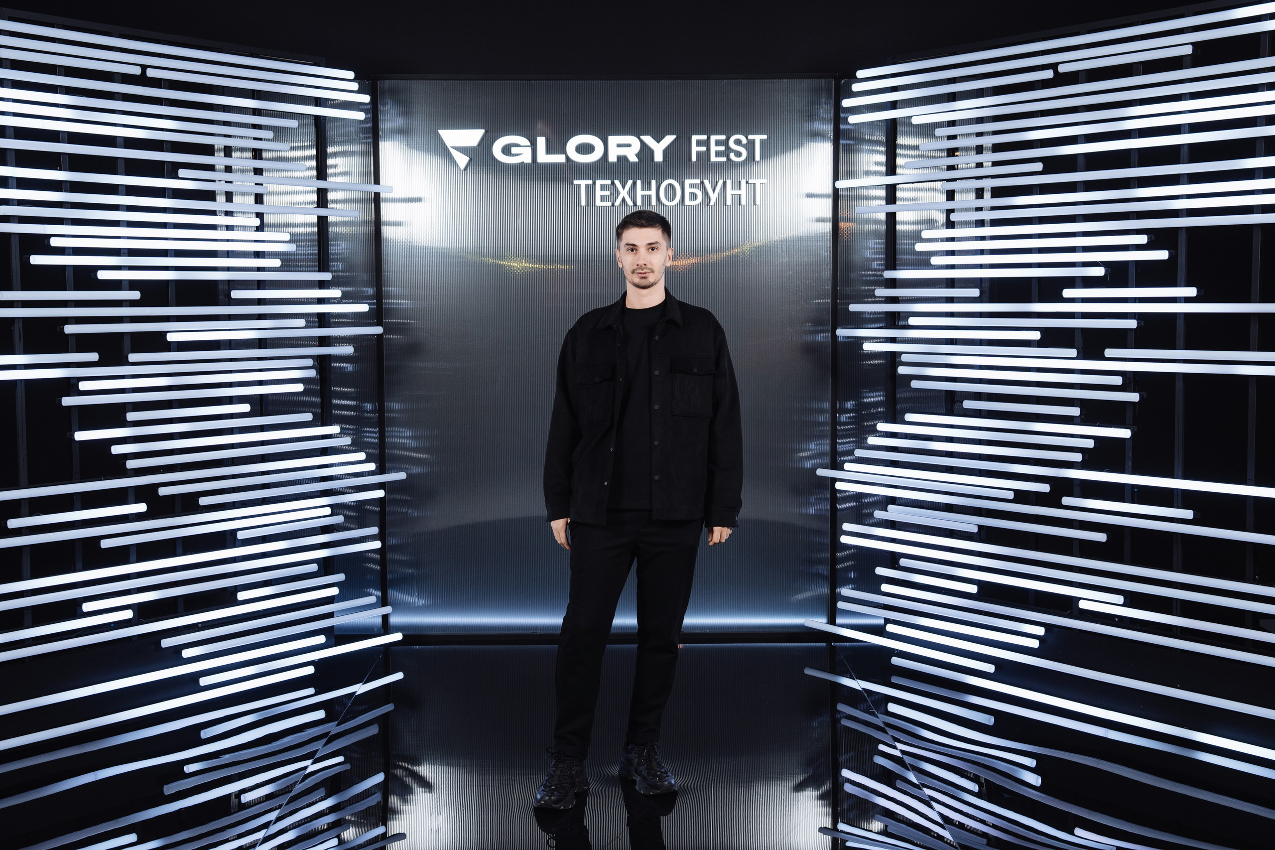 Glory 2025. Рекламный фотограф Москва — рекламная и бренд-съёмка | Polyakov