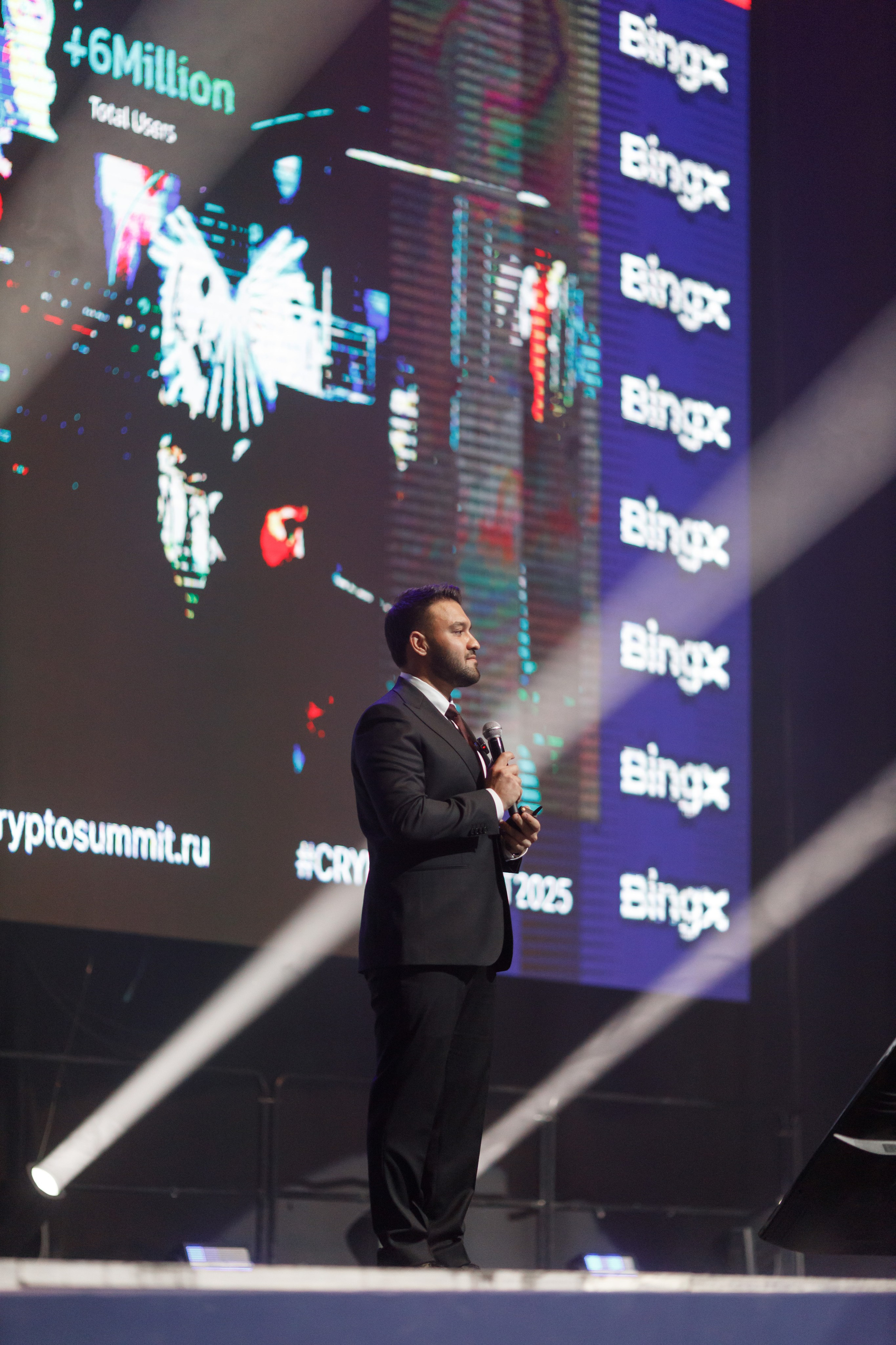 Crypto Summit 2025. Свадебный и репортажный фотограф (Москва, Королев и другие)