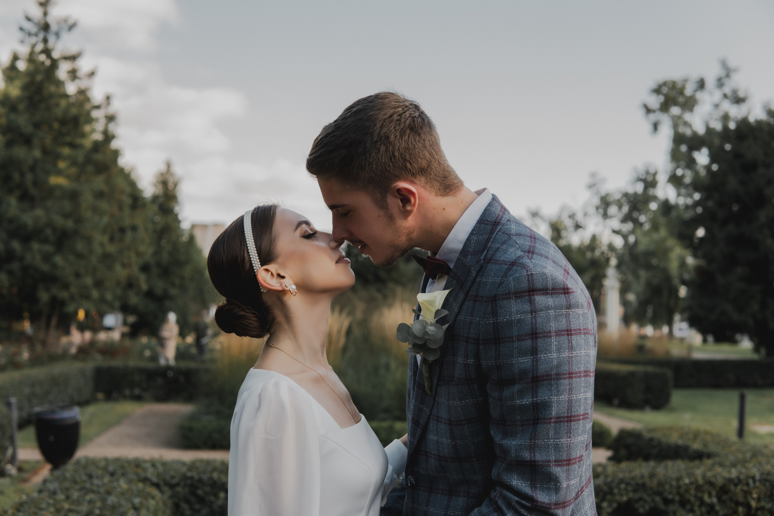 Свадебная прогулка. Мы тонем в лучах нежных объятий. Свадебный и портретный фотограф в Москве, Светлана Янковая