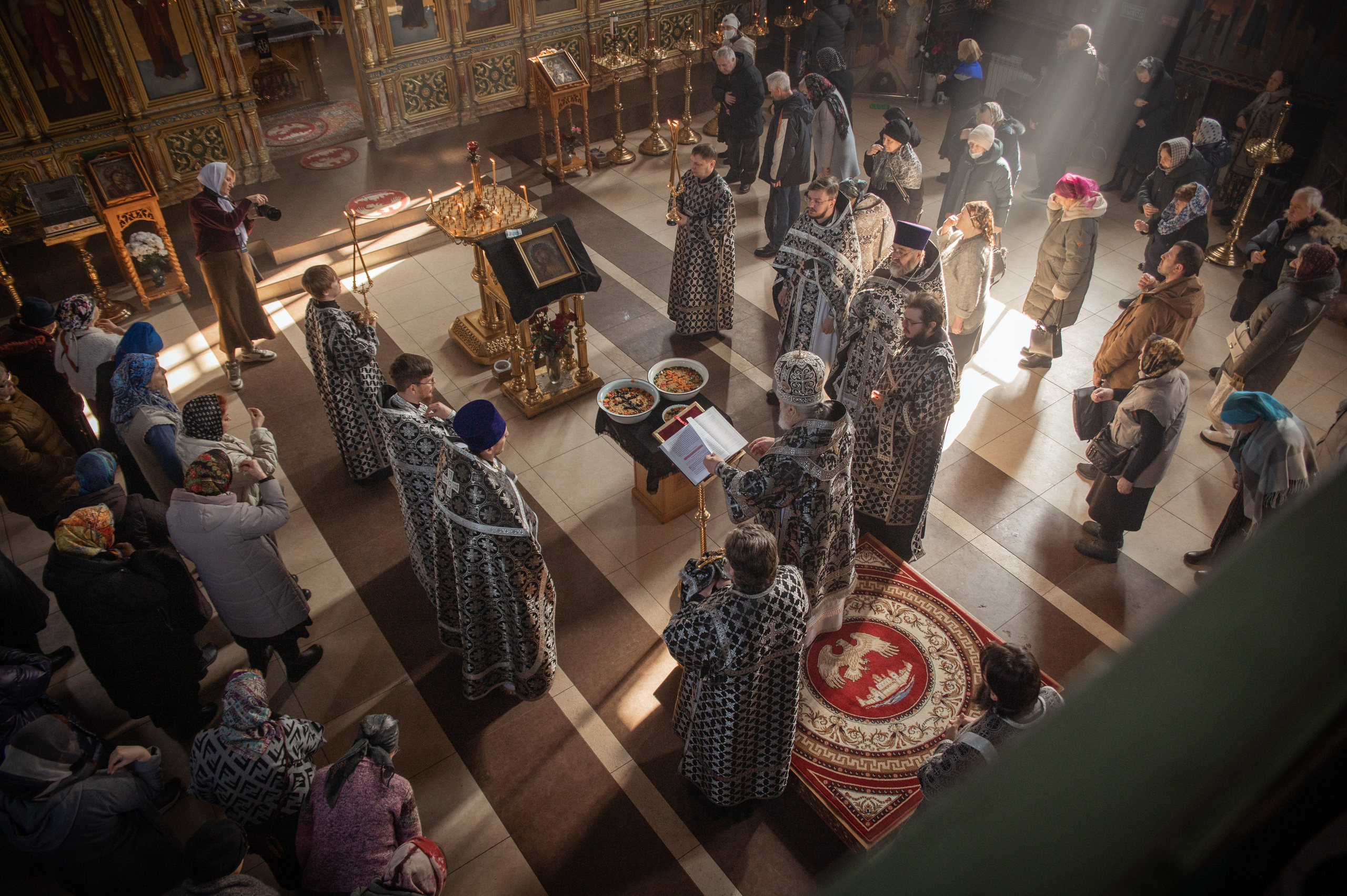 Преждеосвящение Даров. Храм Серафима Саровского. Церковный, семейный и репортажный фотограф Волгоград, Волжский