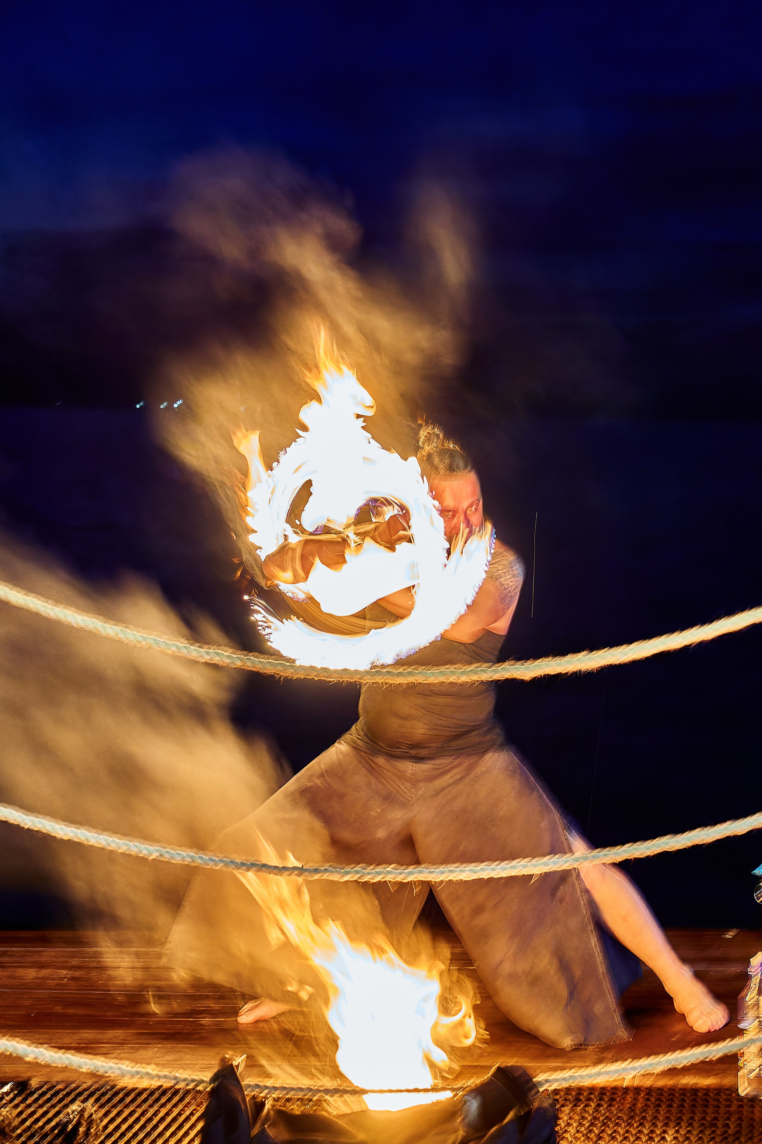 Фаер шоу Sunset Ashram. Фотограф во Владивостоке
