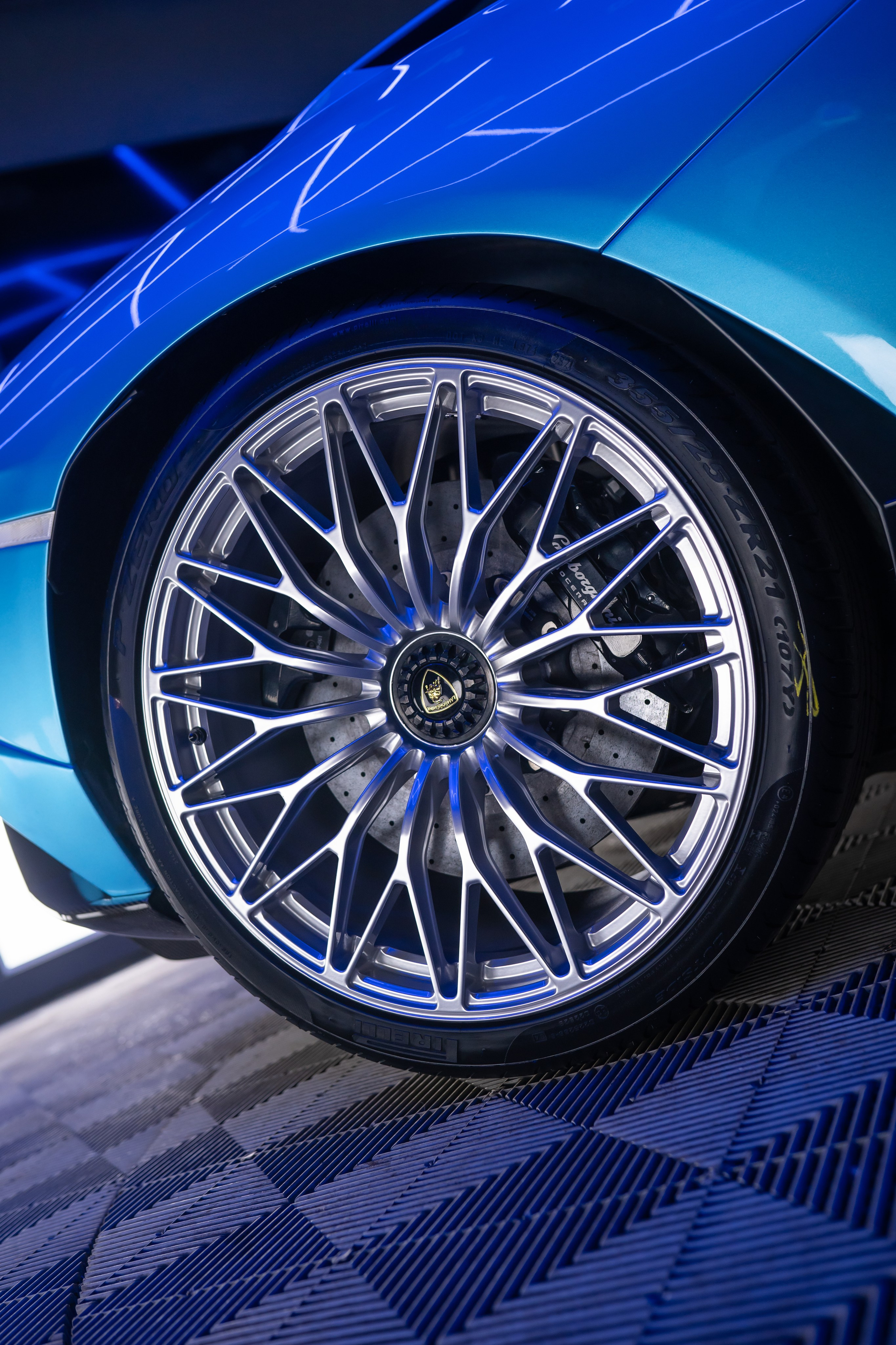 Lamborghini Aventador. Mirllaev