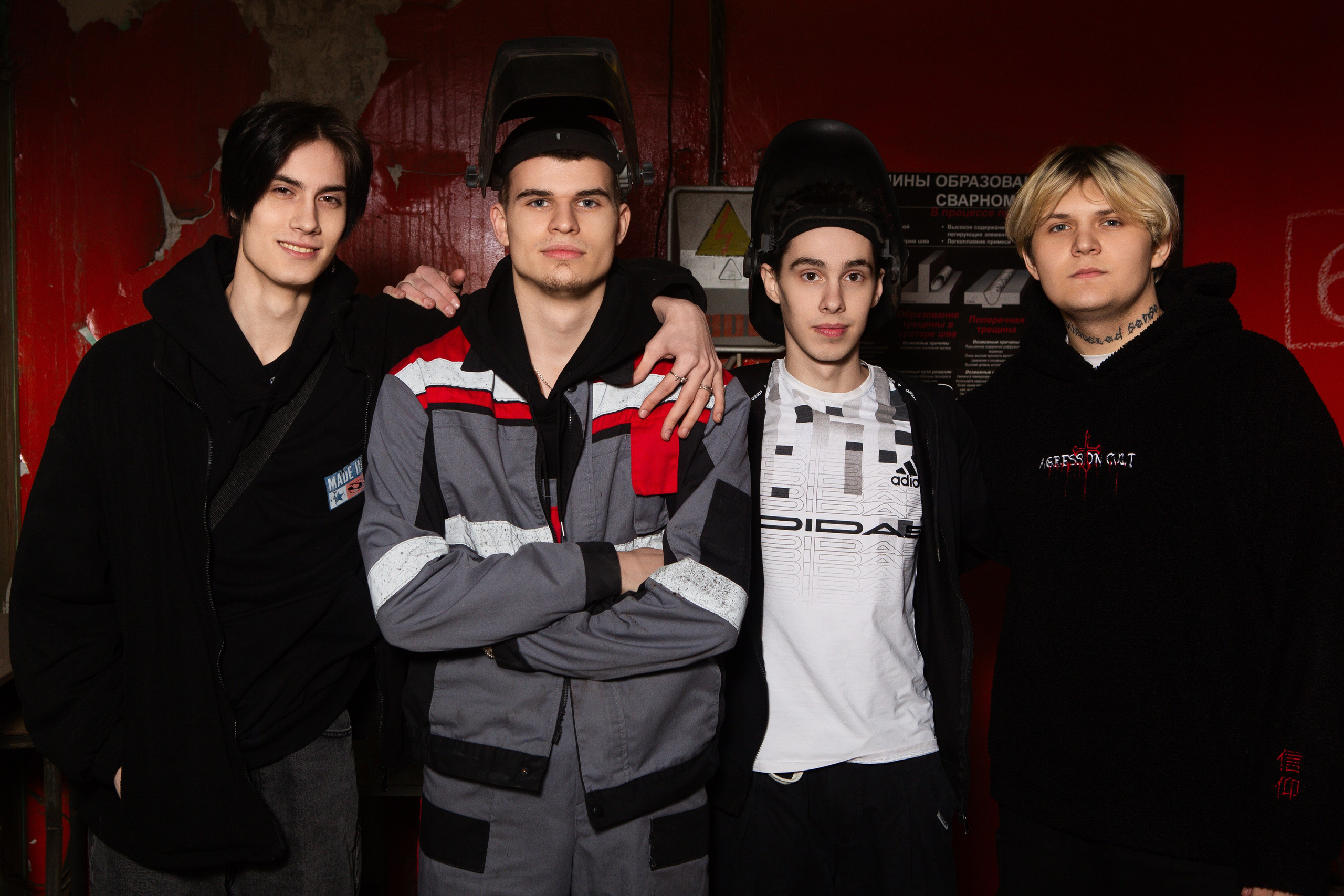 Фотосессия в Цеху для Выпускников Сварочного Производства | Твой Альбом Мценск. ТВОЙ АЛЬБОМ / ТВОИ ПРАВИЛА