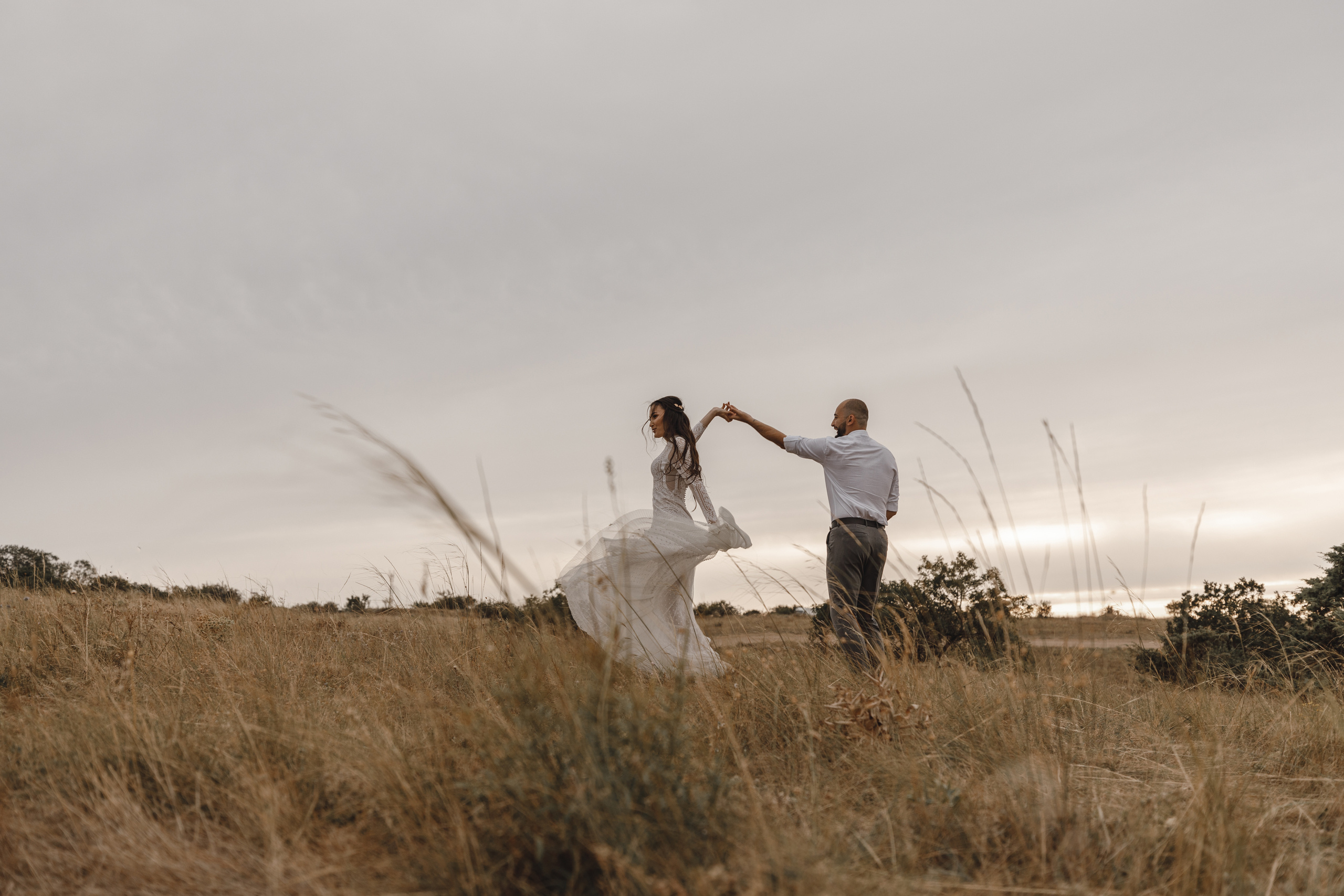 Фотосессия красивой пары в винограднике. Свадебный фотограф в Крыму и Севастополе — Белов Виталий